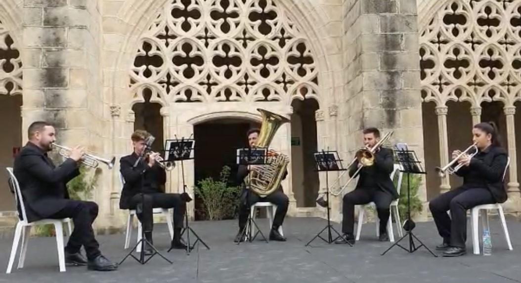 Cuando la música procesional también se reinventa...