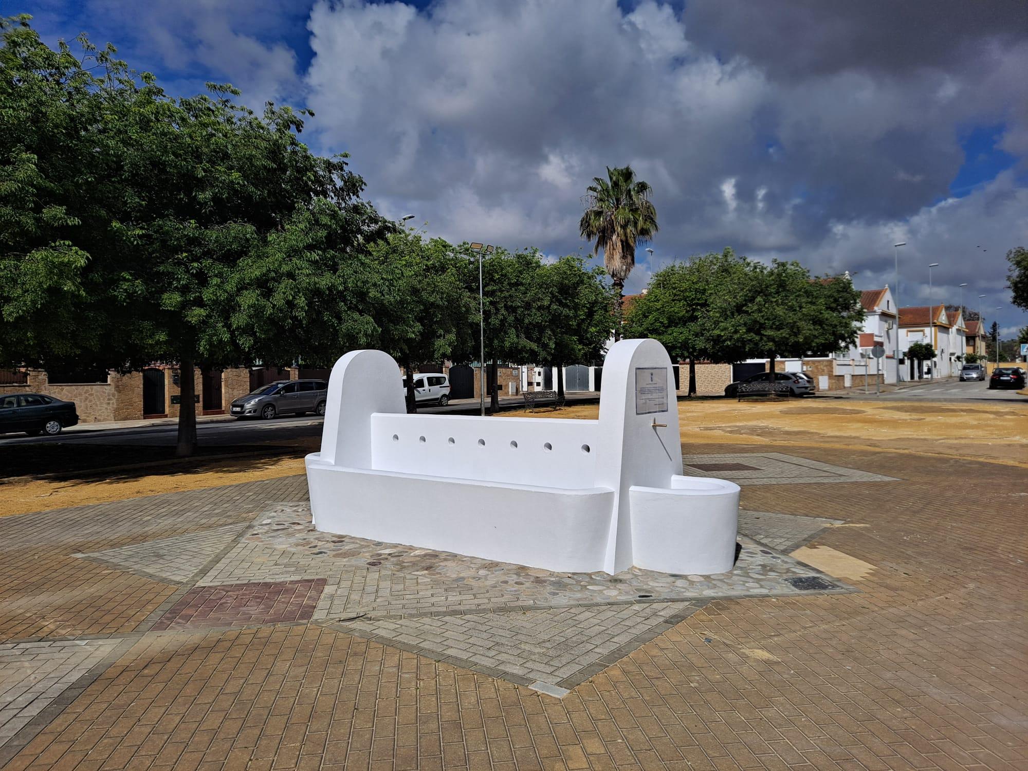 Guadalcacín instala una fuente-abrevadero ornamental para rendir homenaje a sus orígenes como pueblo de colonización