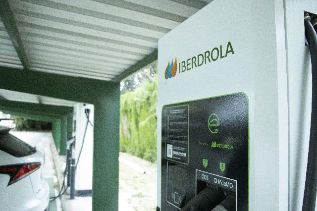El Hotel Jerez, primero de la ciudad en disponer de puntos de recarga para coches eléctricos