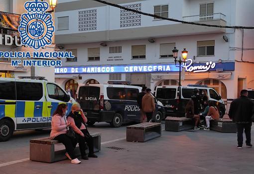 Sancionados los propietarios de dos pubs y más de 200 personas en El Puerto por infringir normas sanitarias