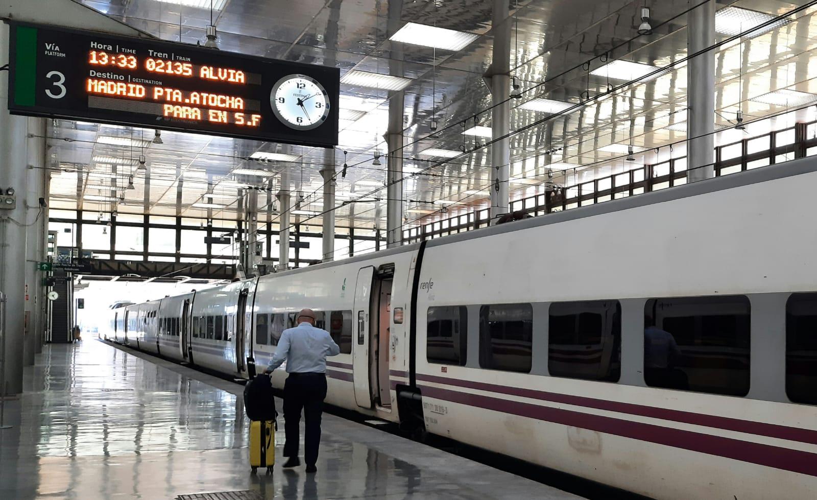 Renfe inicia la venta de billetes para los trenes Alvia entre Cádiz y Madrid del 1 de junio al 30 de septiembre