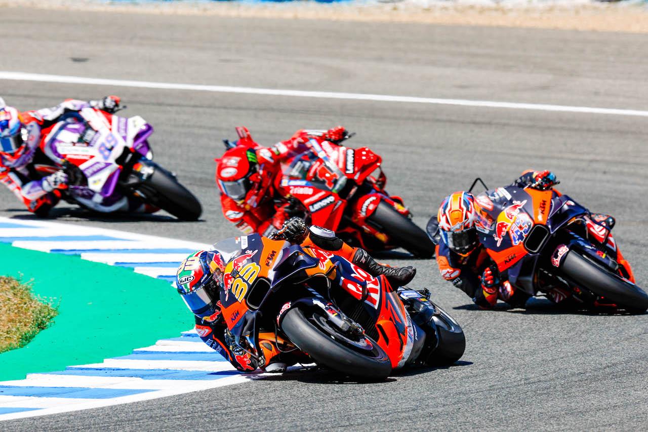 Brad Binder (KTM) se lleva la primera victoria del fin de semana, estrenando palmarés de la Sprint Race en Jerez