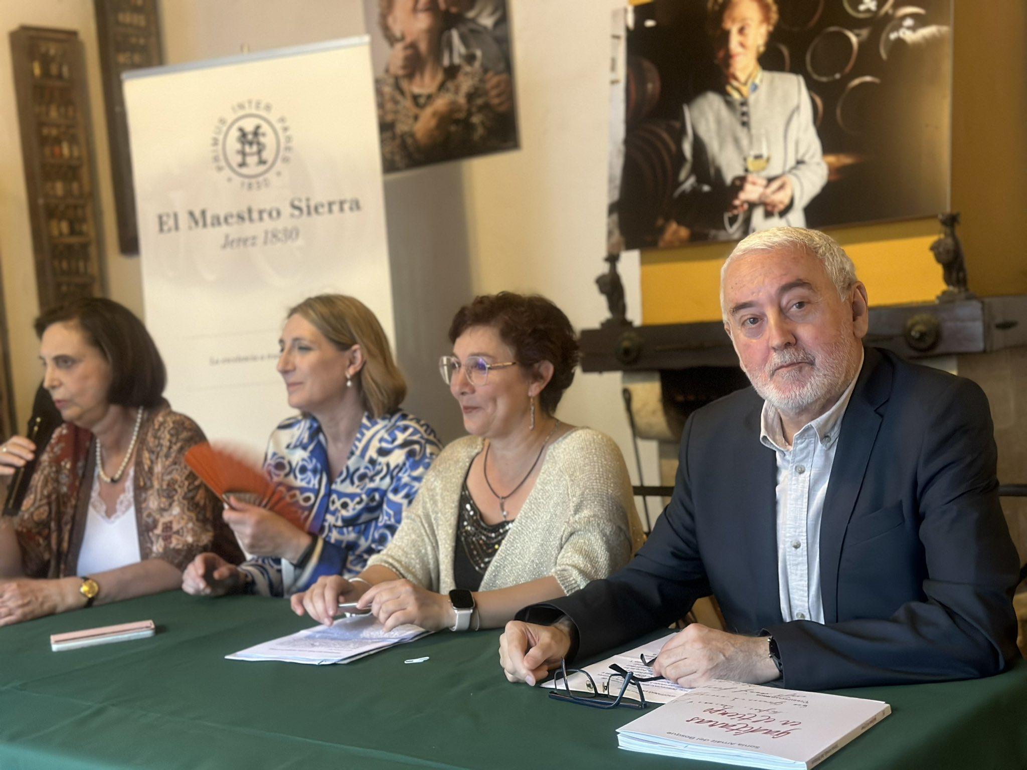 Sonia Arnáiz del Bosque presenta 'Gaditanas en el tiempo', editado por Peripecias Libros, en Bodegas El Maestro Sierra