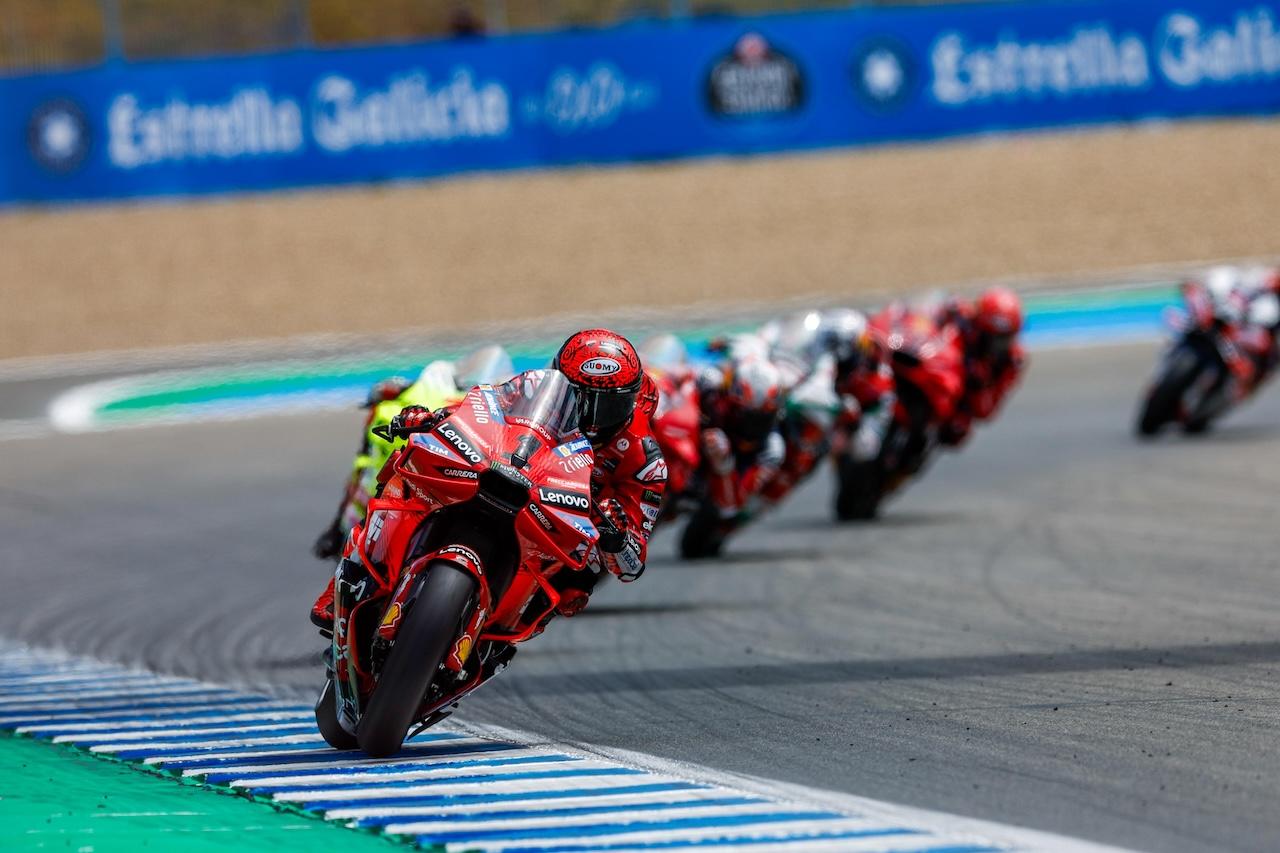 Pecco Bagnaia (Ducati) domina el primer día de entrenamientos de MotoGP en Jerez