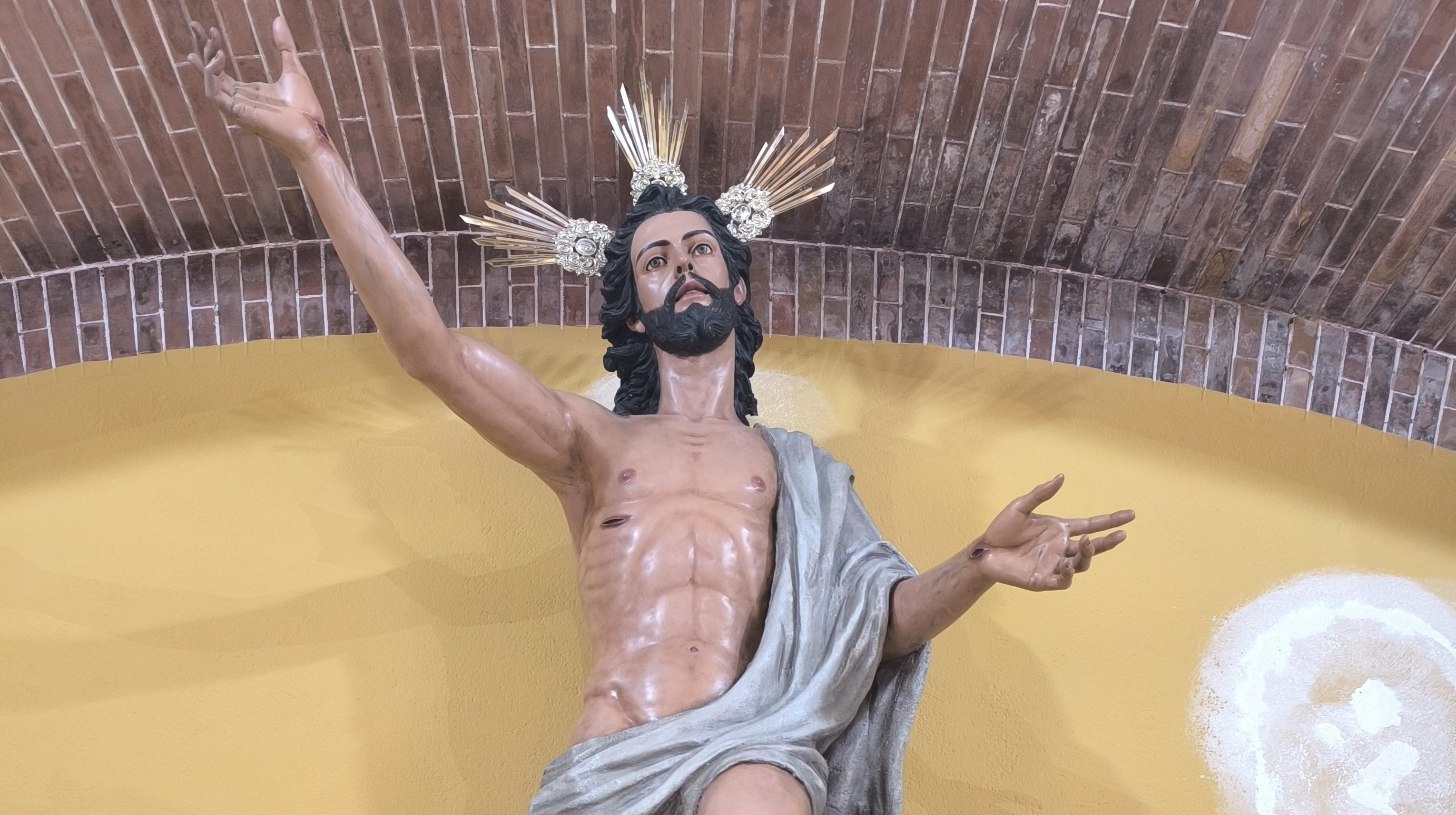 "Recuperando su sitio..."