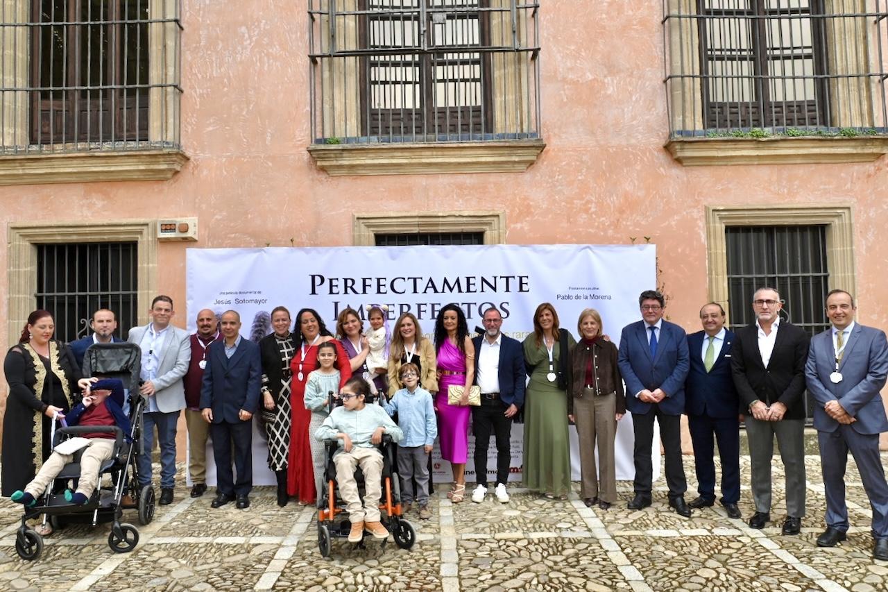 El cineasta jerezano Jesús Sotomayor presenta el documental 'Perfectamente Imperfectos', que visibiliza las enfermedades raras