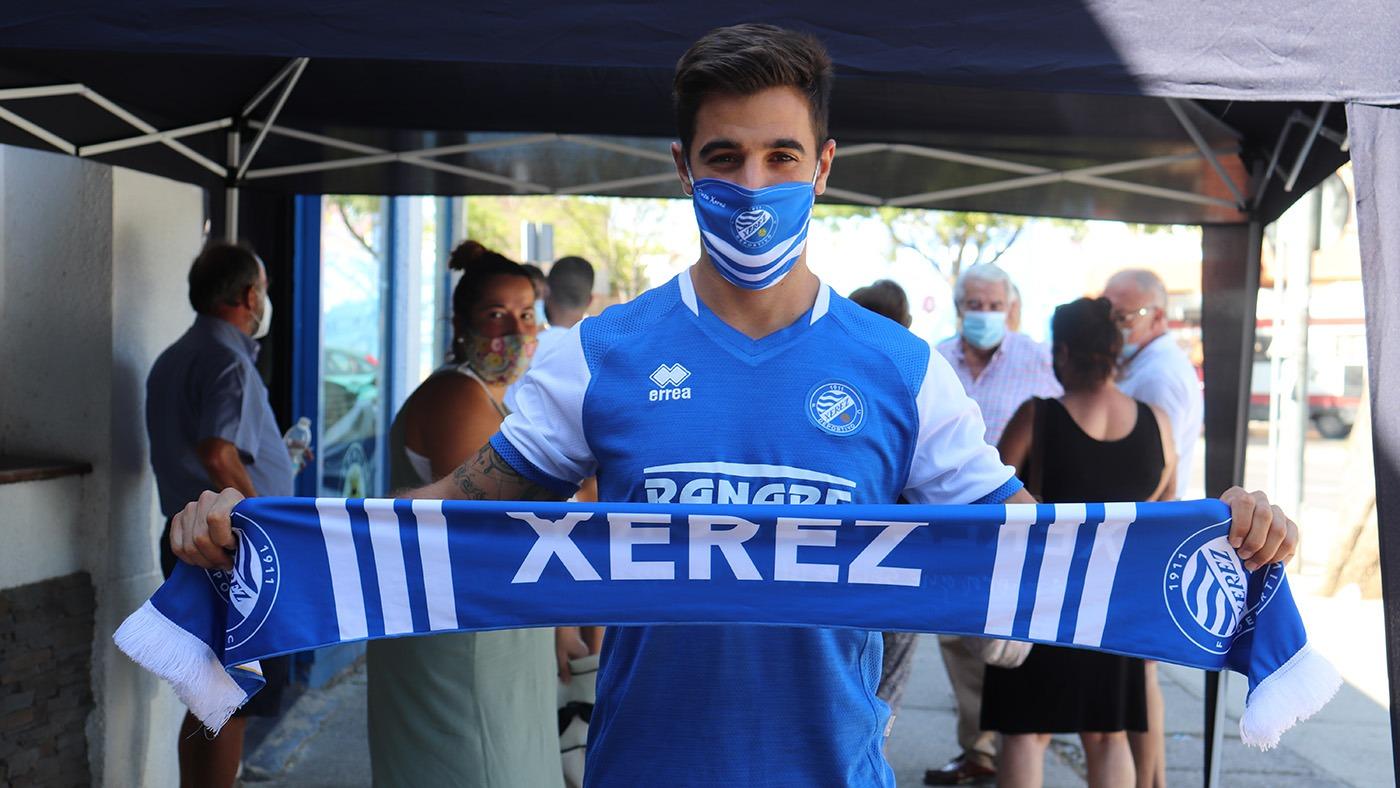 Antonio Jesús: “Vuelvo con muchas ganas y con la aspiración de ascender a Segunda B con este club”