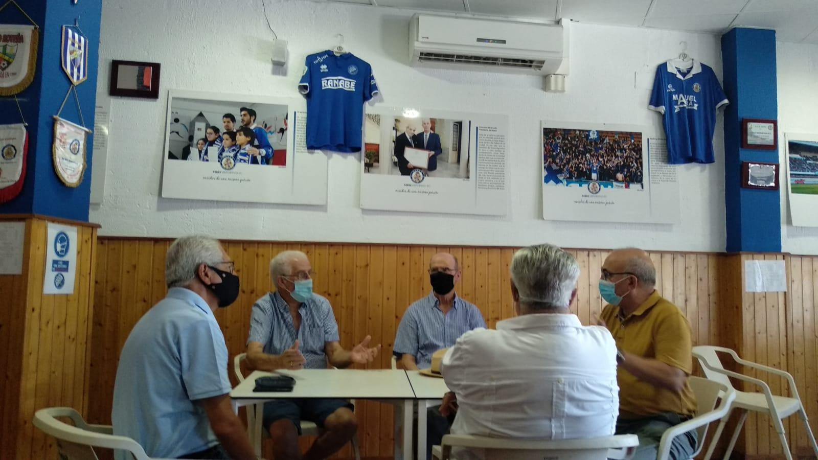 Xerezmanía, único medio presente en el encuentro con algunos directivos del Xerez DFC