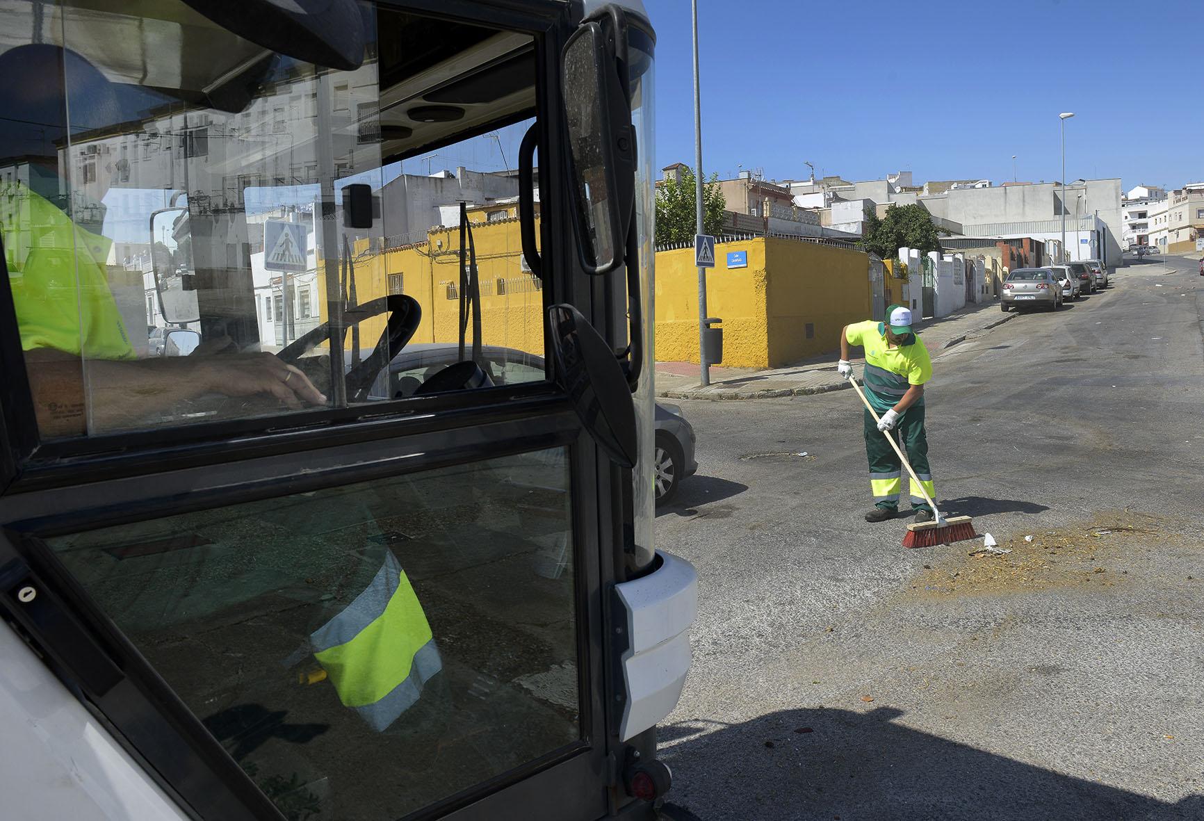 Vox apoya la amenaza de huelga de los basureros de Jerez