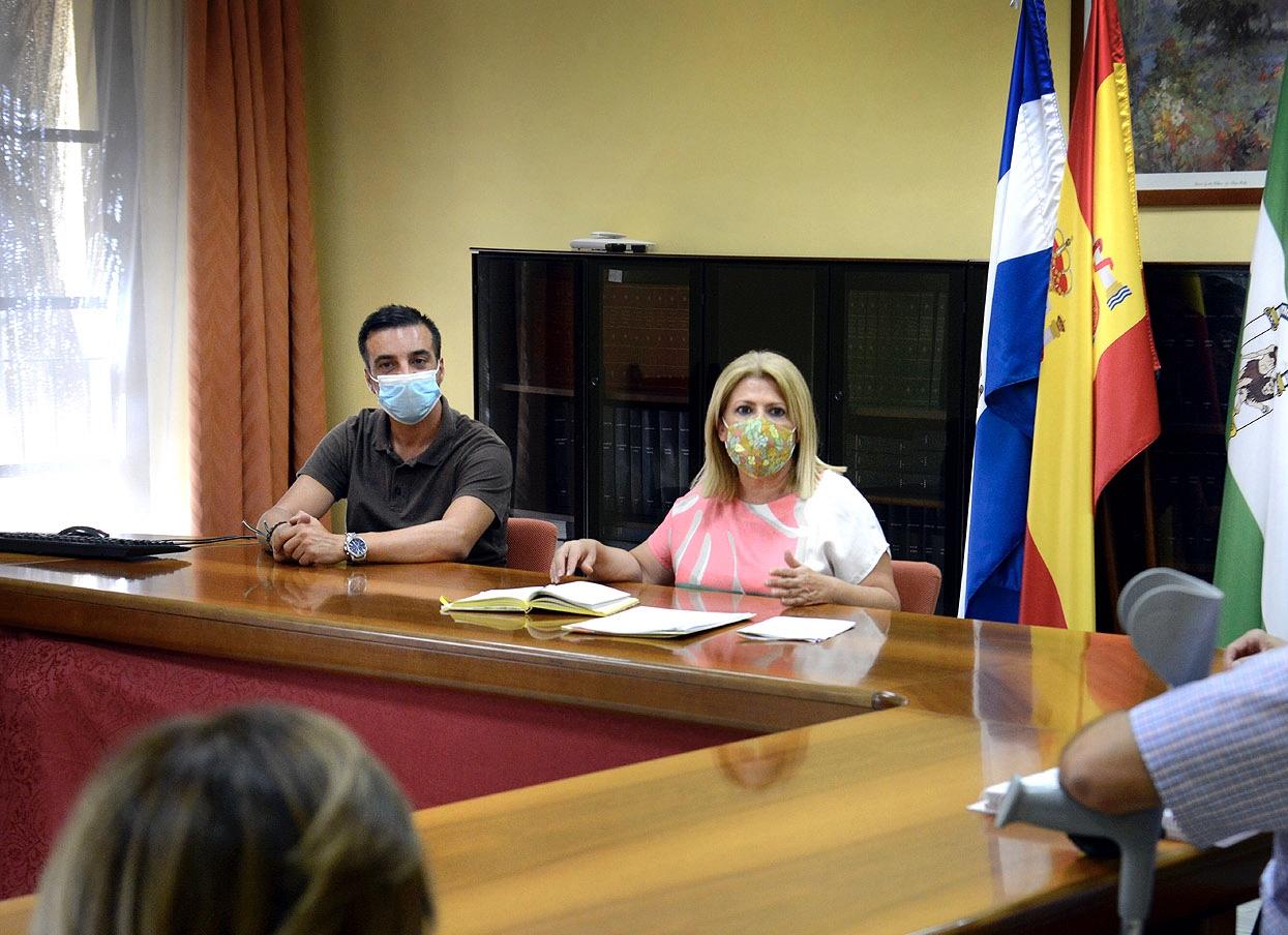 Los más de 300.000 euros que la alcaldesa ha inyectado este verano a medios de comunicación