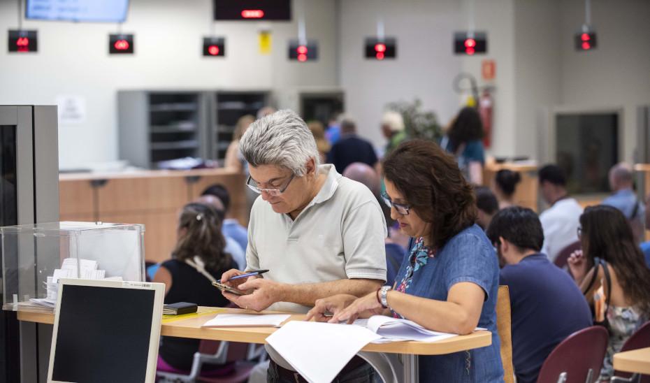 La Junta refuerza los servicios sociales con 14 nuevos empleados en Jerez para agilizar los trámites de la Renta Mínima