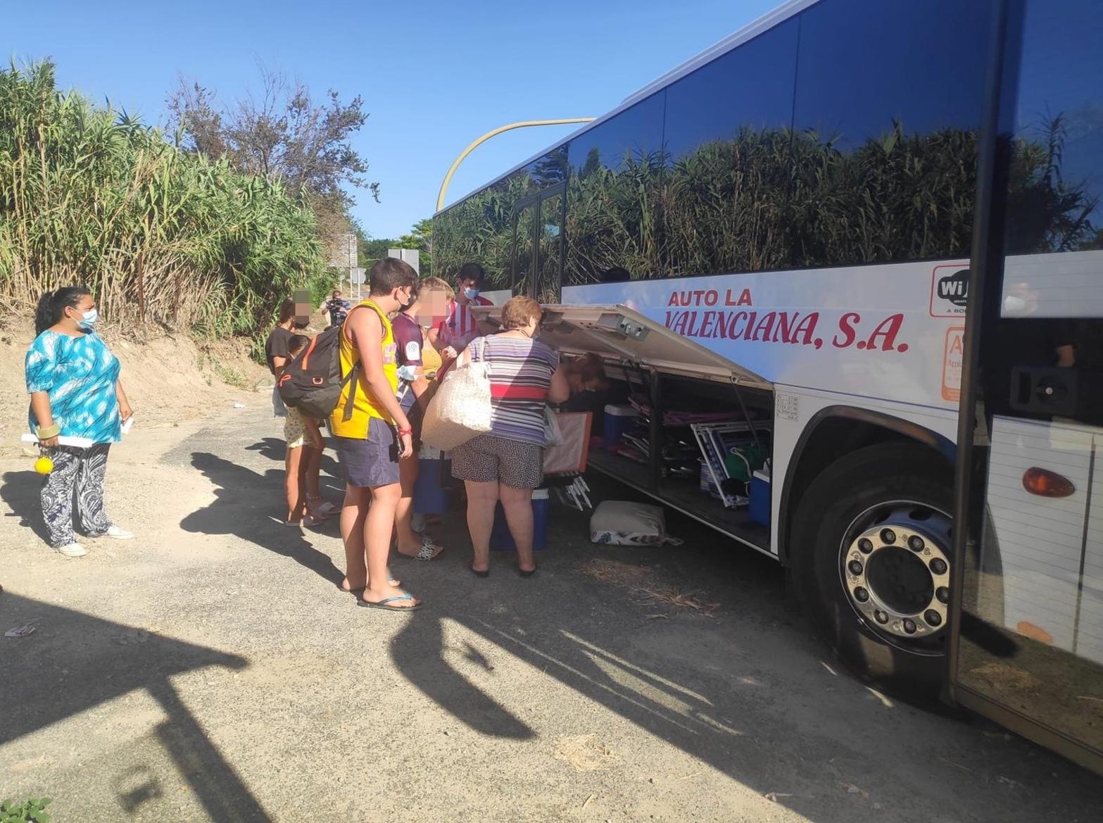Unos 2.600 jerezanos de barriadas rurales participan en el programa 'Súbete al Autobús del Verano'