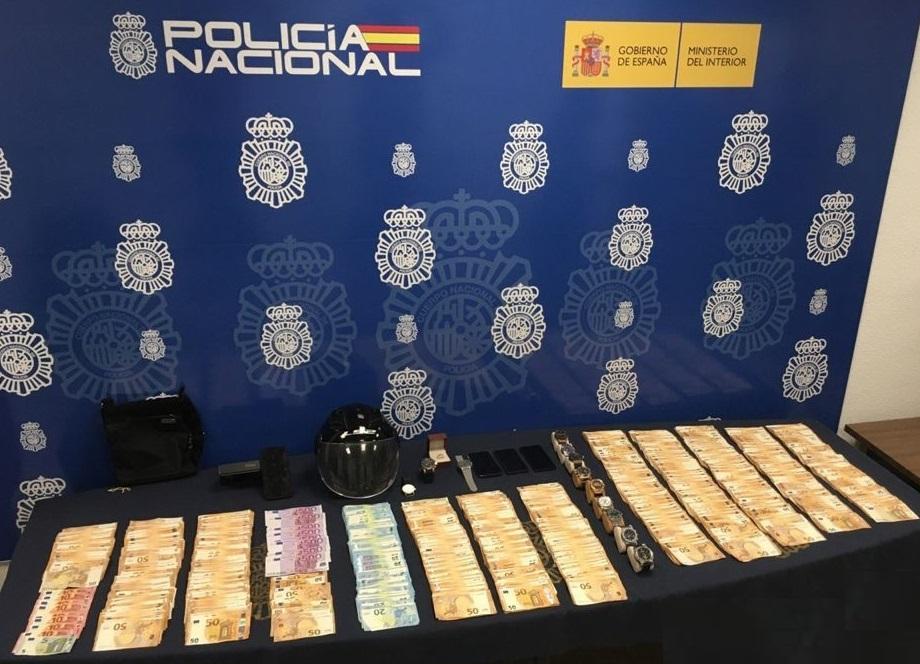 Detenidas tres personas en Jerez por robar 130.000 euros a un hombre al que maniataron y agredieron con una pistola en su vivienda