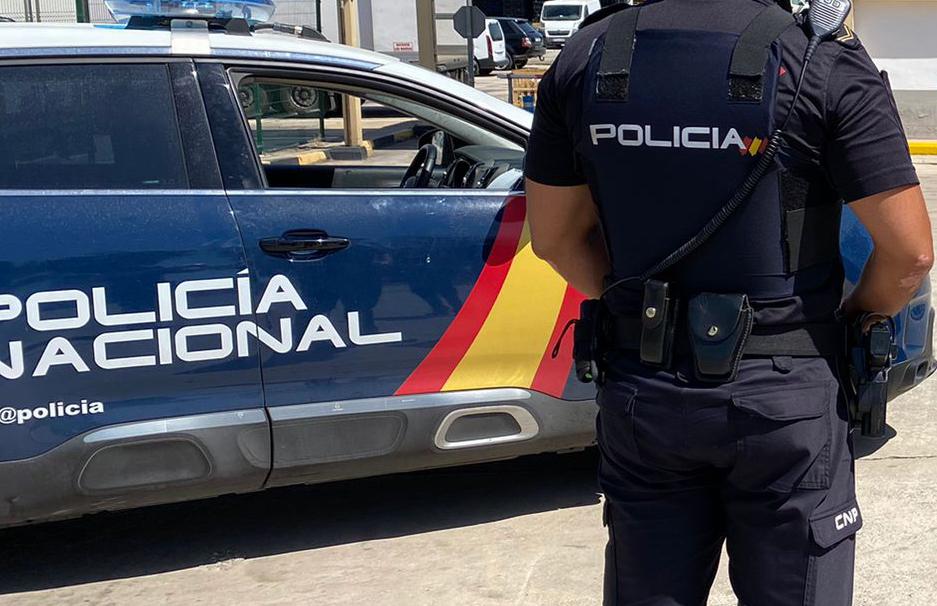 La Policía Nacional detiene en Jerez a un tironero tras robar el bolso a una mujer en plena calle Larga