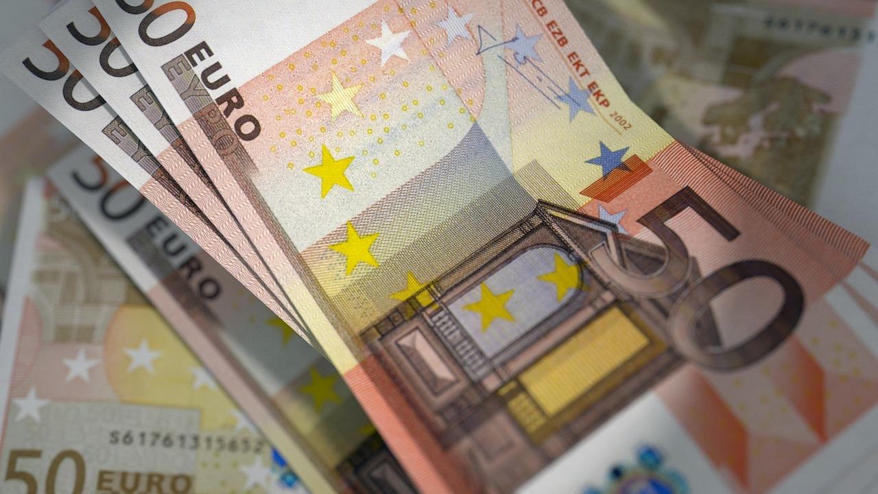 Detenido un hombre en Jerez por comprar con más de 40 billetes falsos de 50 euros