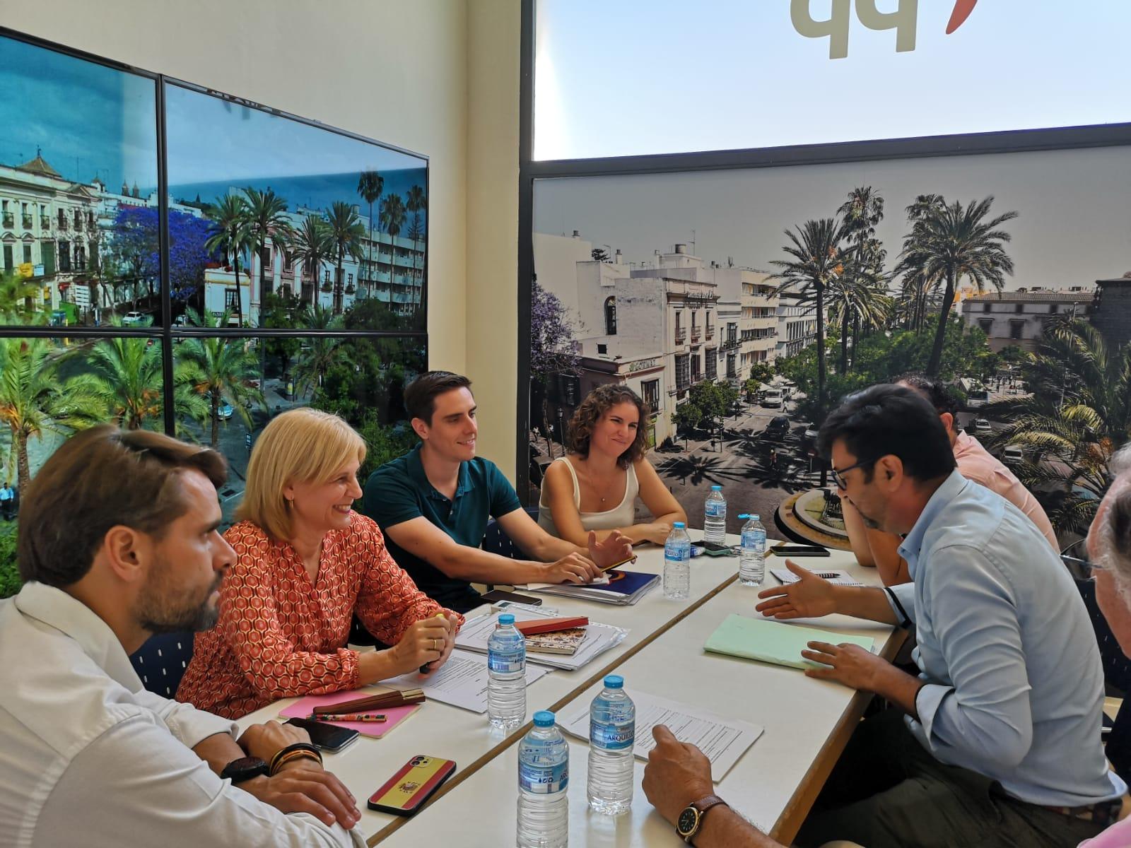 El PP trabaja junto a la Asociación Hostelería de Jerez en propuestas para fortalecer el sector