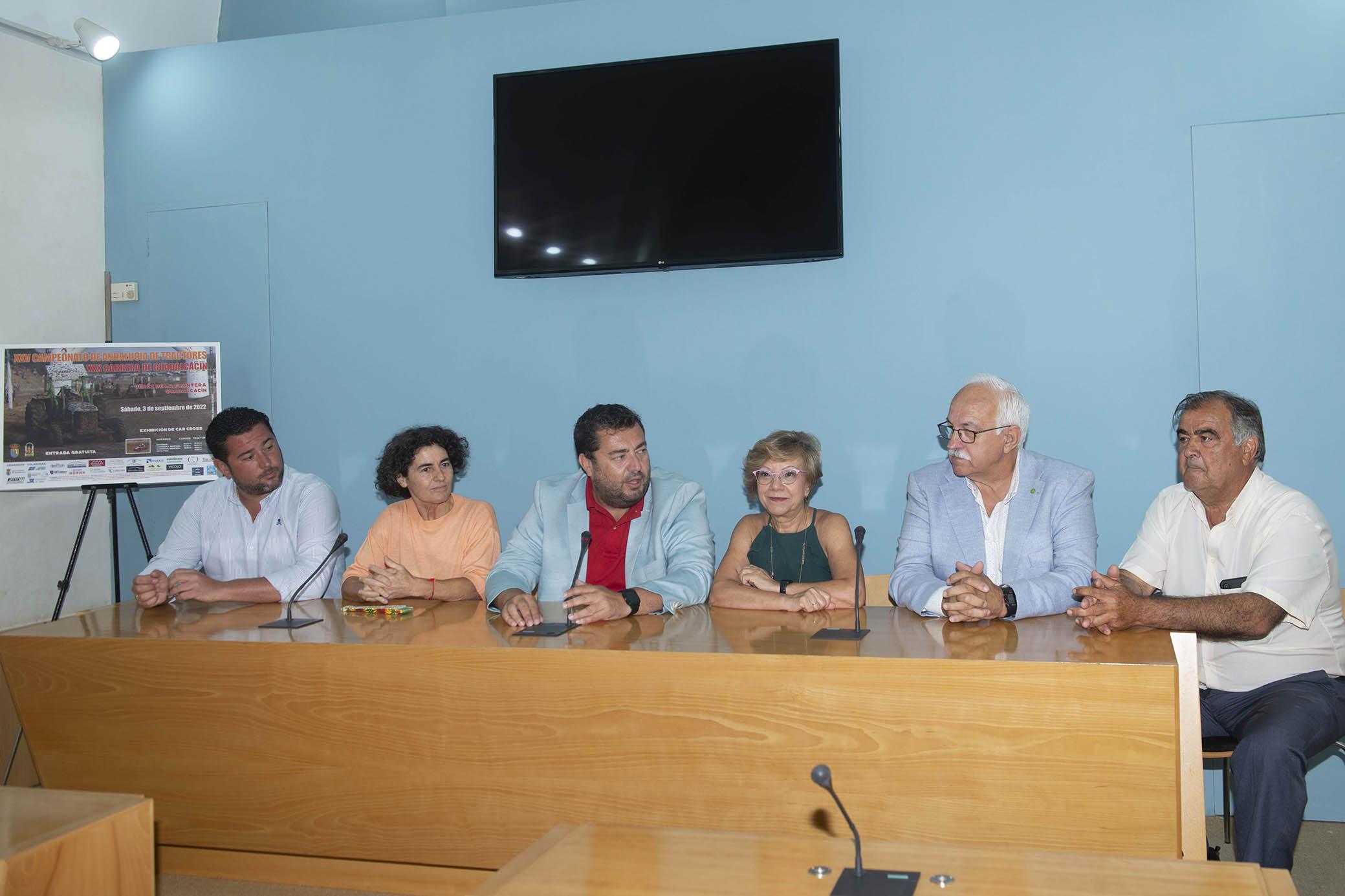 Un total de 14 pilotos medirán su pericia al volante de sus tractores en la tradicional Carrera de Guadalcacín