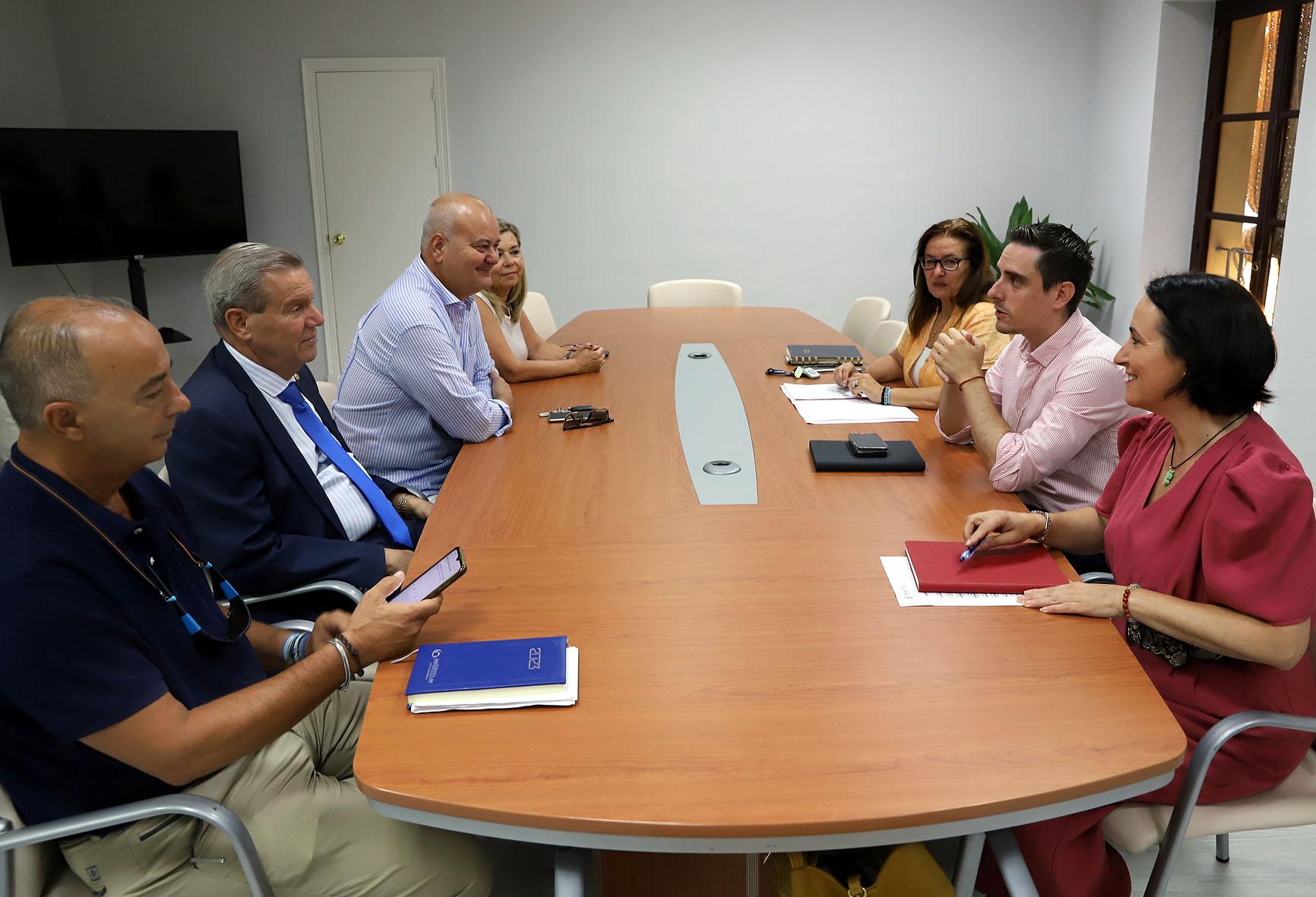 El Gobierno de Jerez impulsará una campaña de concienciación sobre la limpieza con hosteleros y comerciantes
