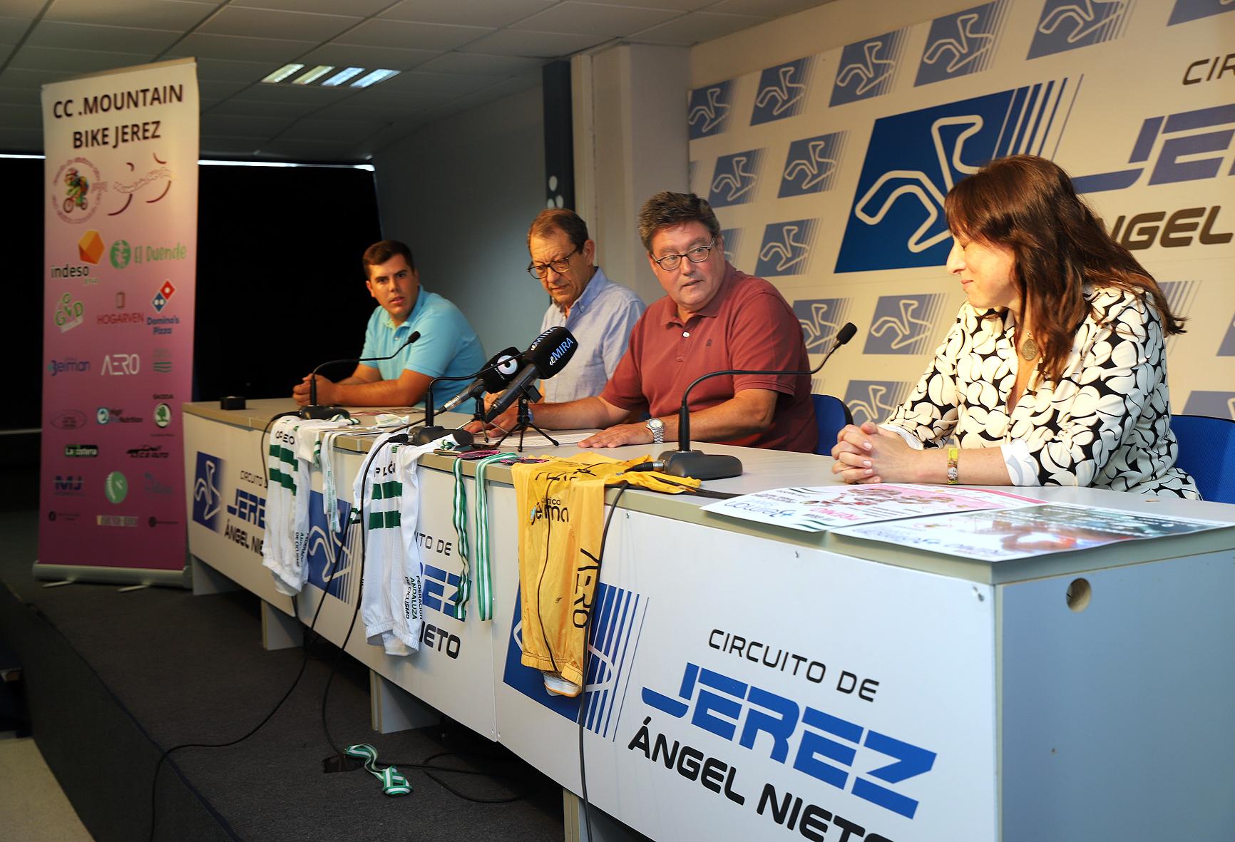 Más de 350 ciclistas compiten este fin de semana en el Circuito de Jerez Ángel Nieto