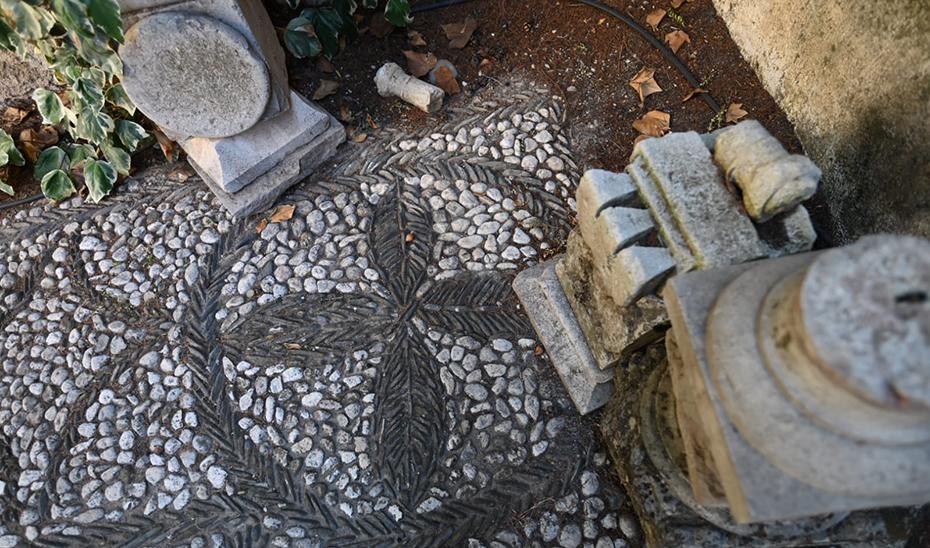 El Museo Arqueológico de Granada invita a recorrer los suelos de patios y calles de la ciudad