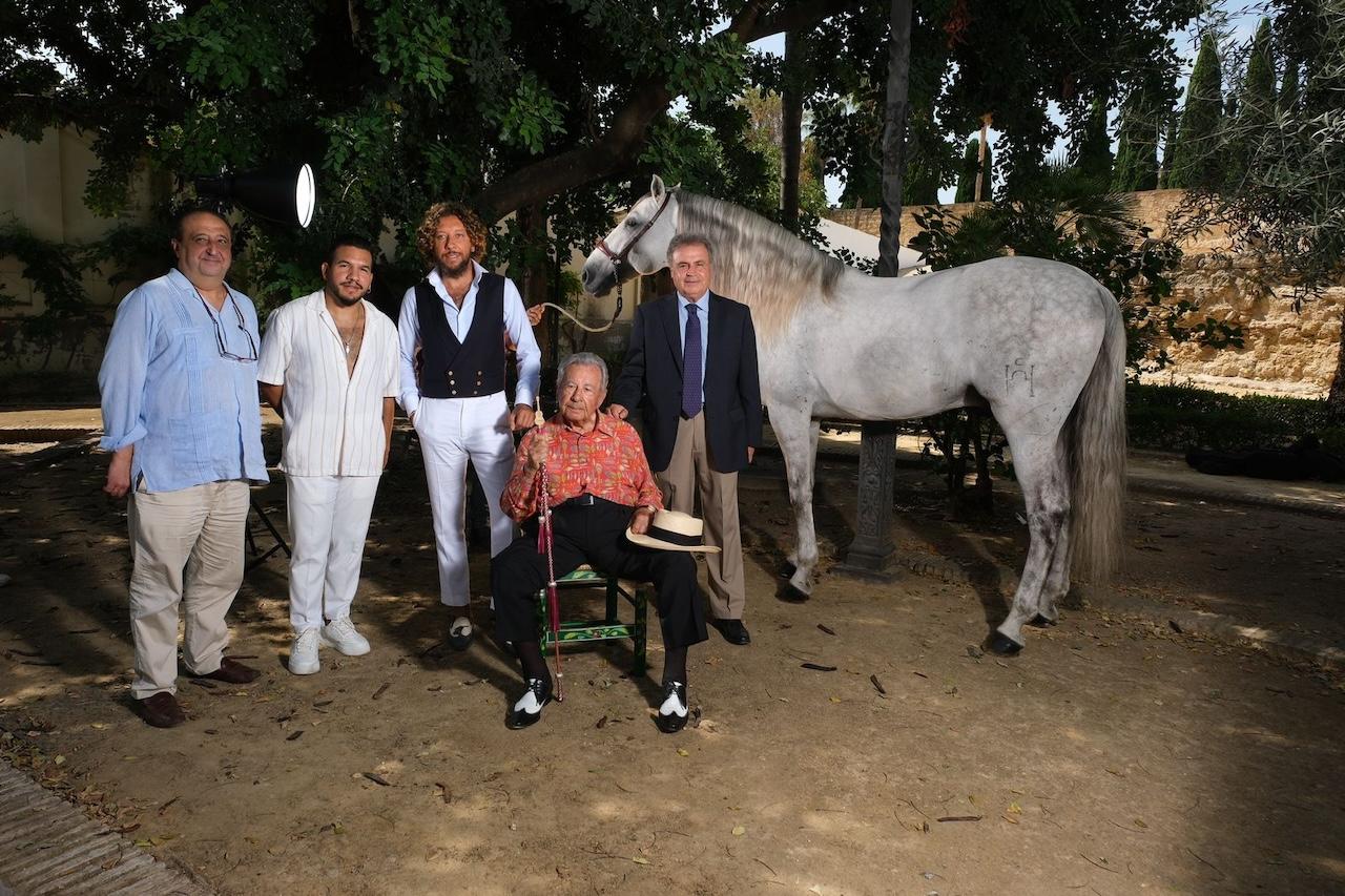 Manuel Morao protagoniza en El Alcázar de Jerez una sesión fotográfica del proyecto 'Esencia' de la Yeguada La Cartuja