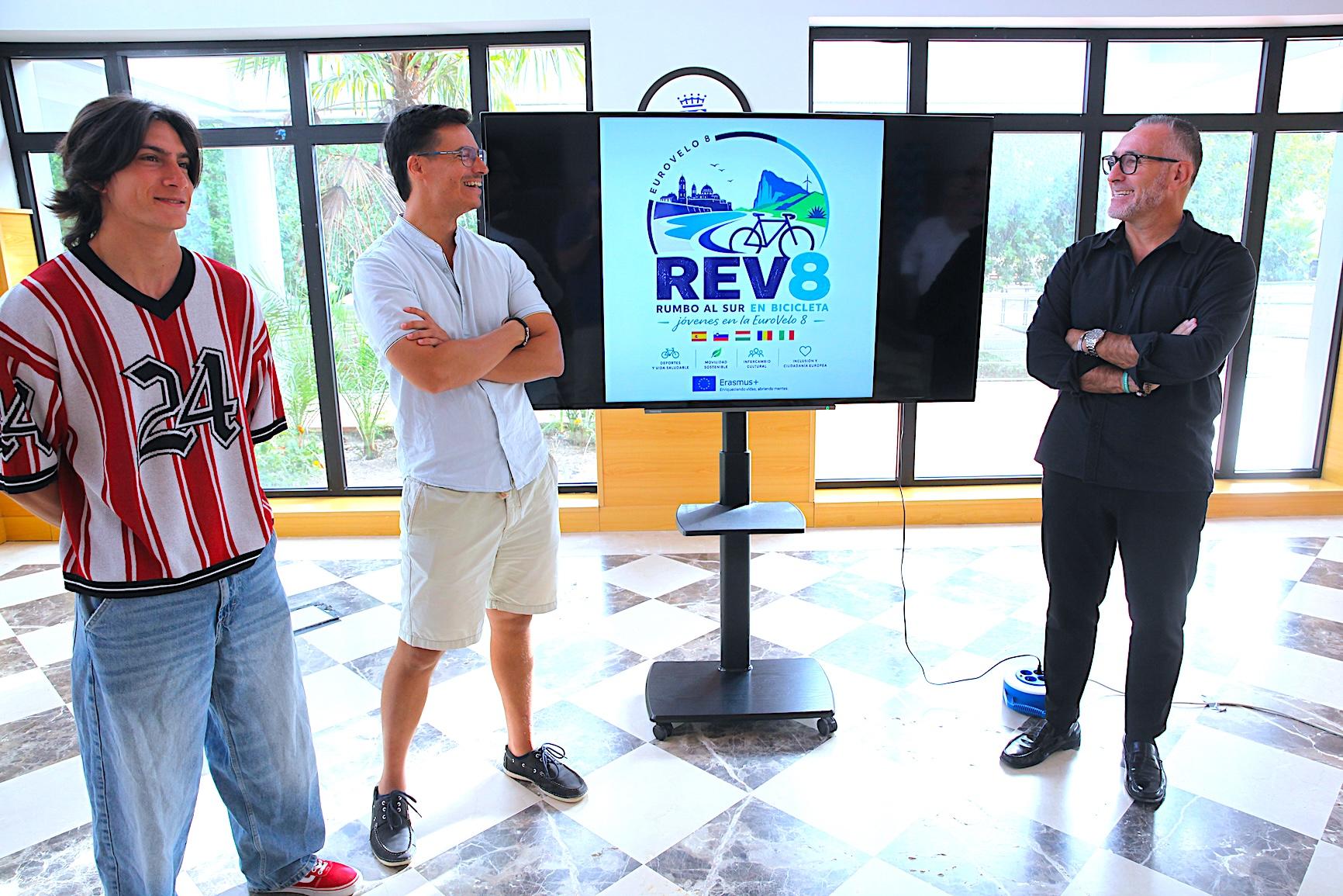 La Asociación Creamos Europa crea desde Jerez el proyecto 'Rumbo al sur en bicicleta' (REV8)