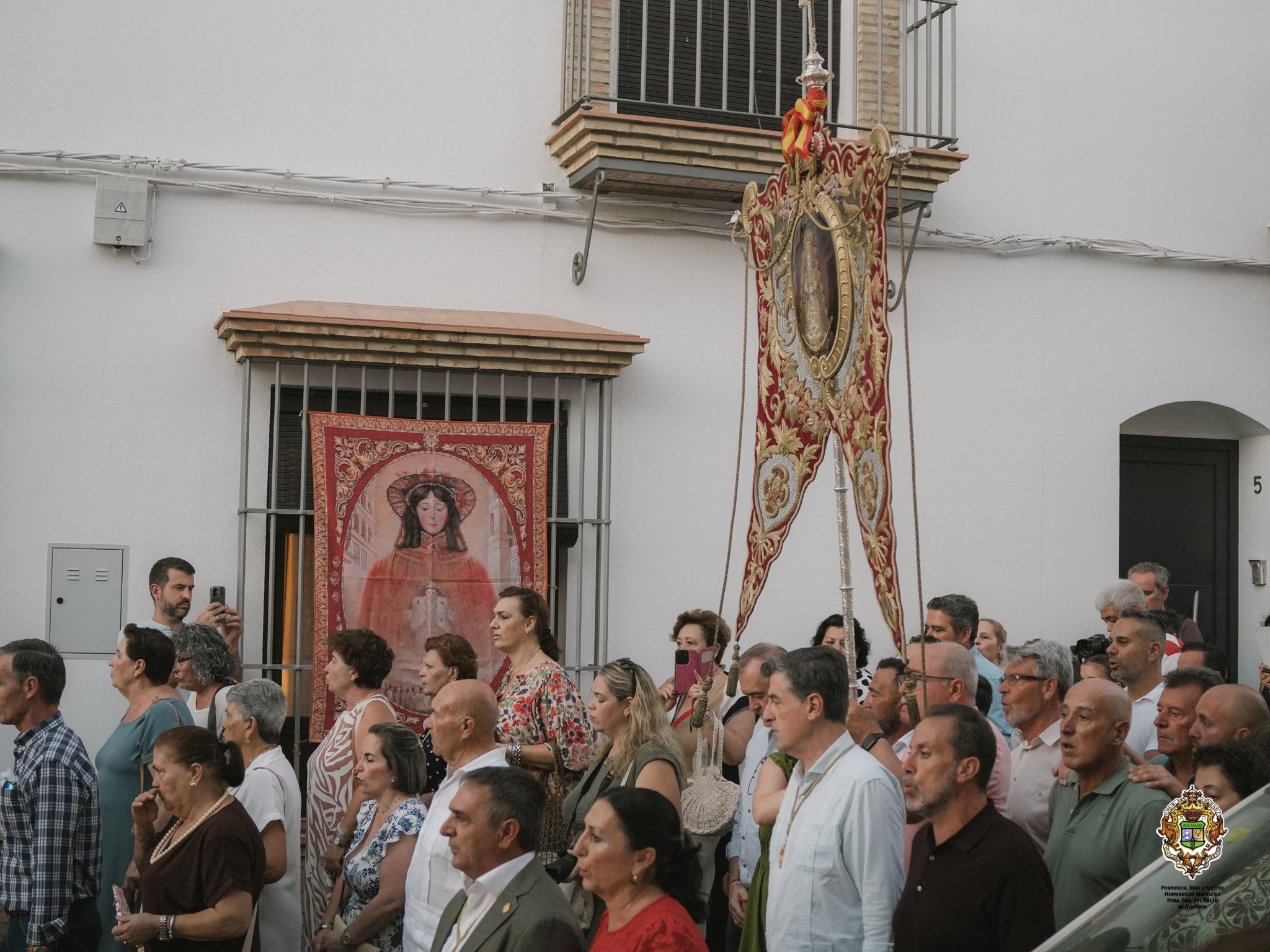 Almonte inició los rosario previos al Traslado