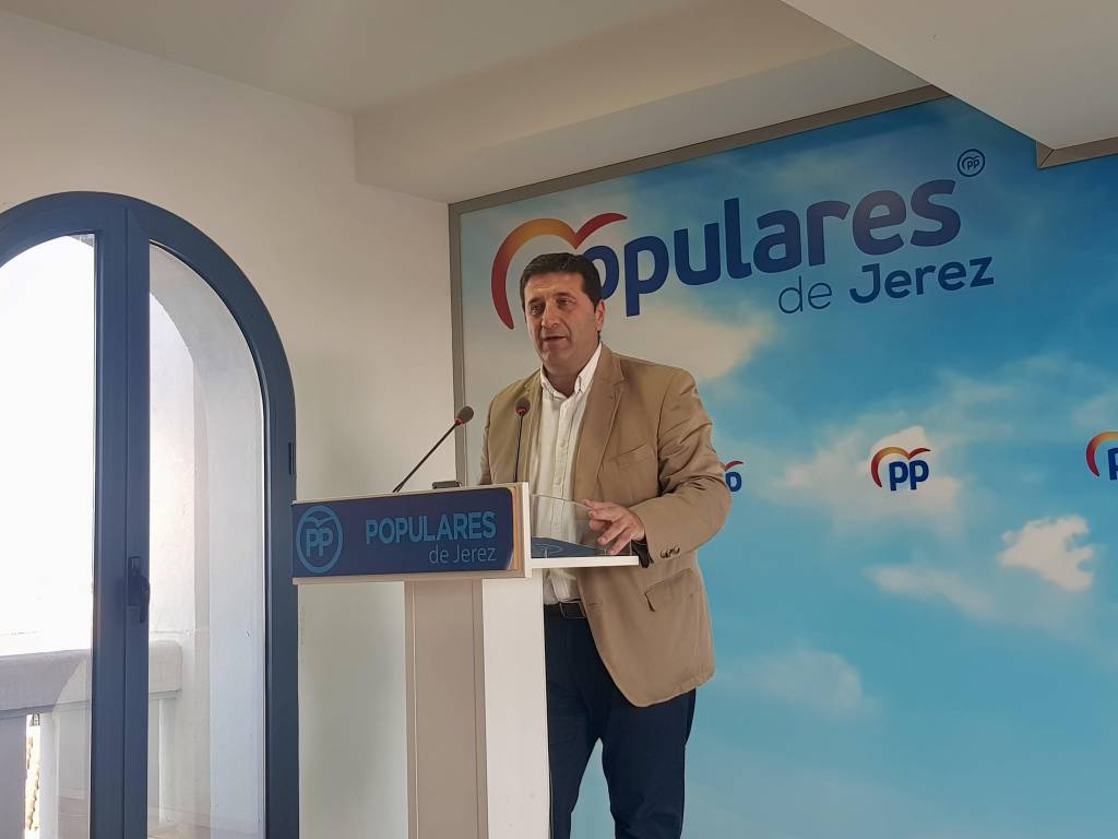 Ignacio Martínez (PP): ''Los gobiernos del PSOE traen más paro a Jerez''