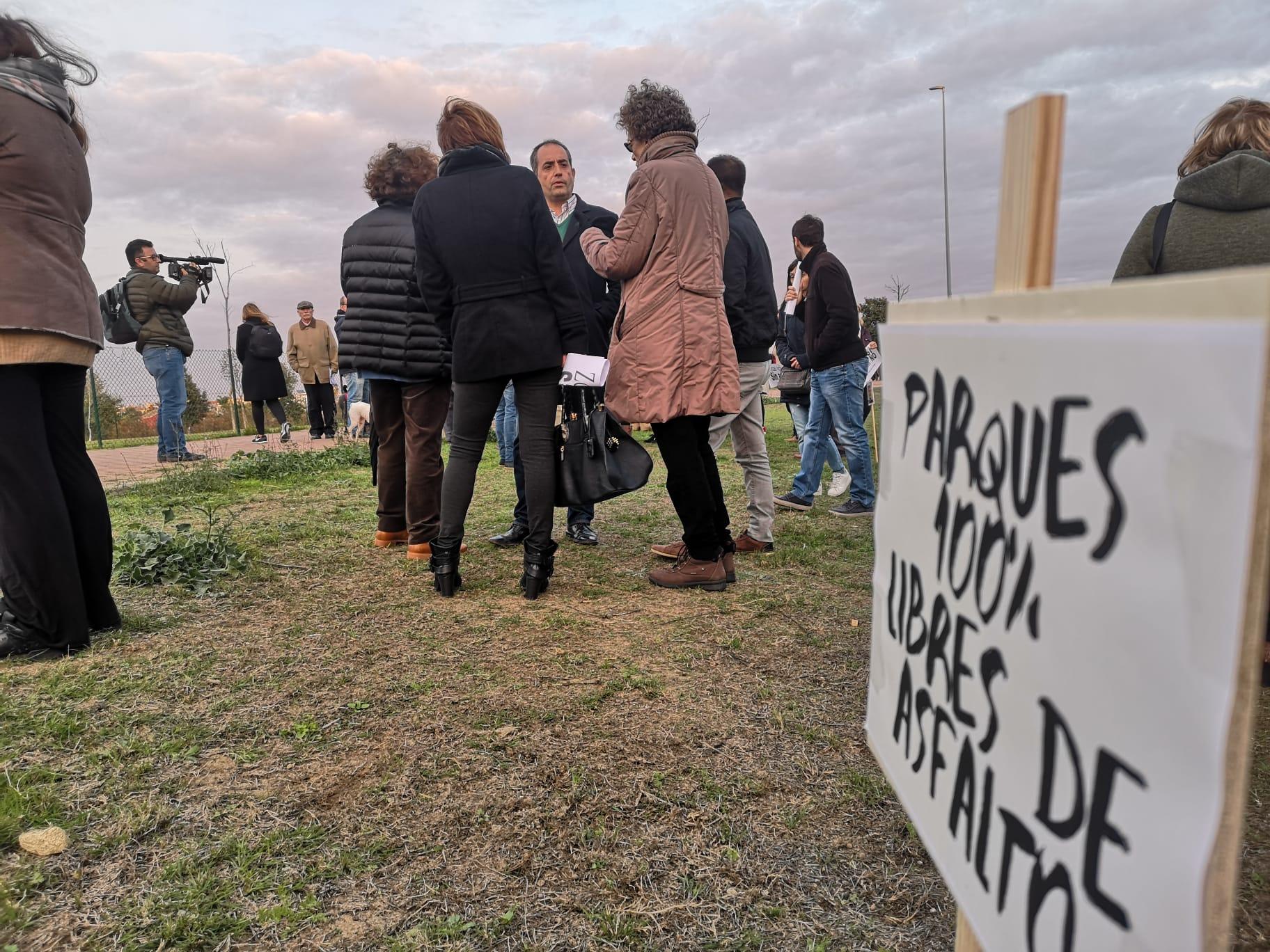 Los populares rechazan el asfaltado de la Laguna de Torrox y proponen alternativas sostenibles