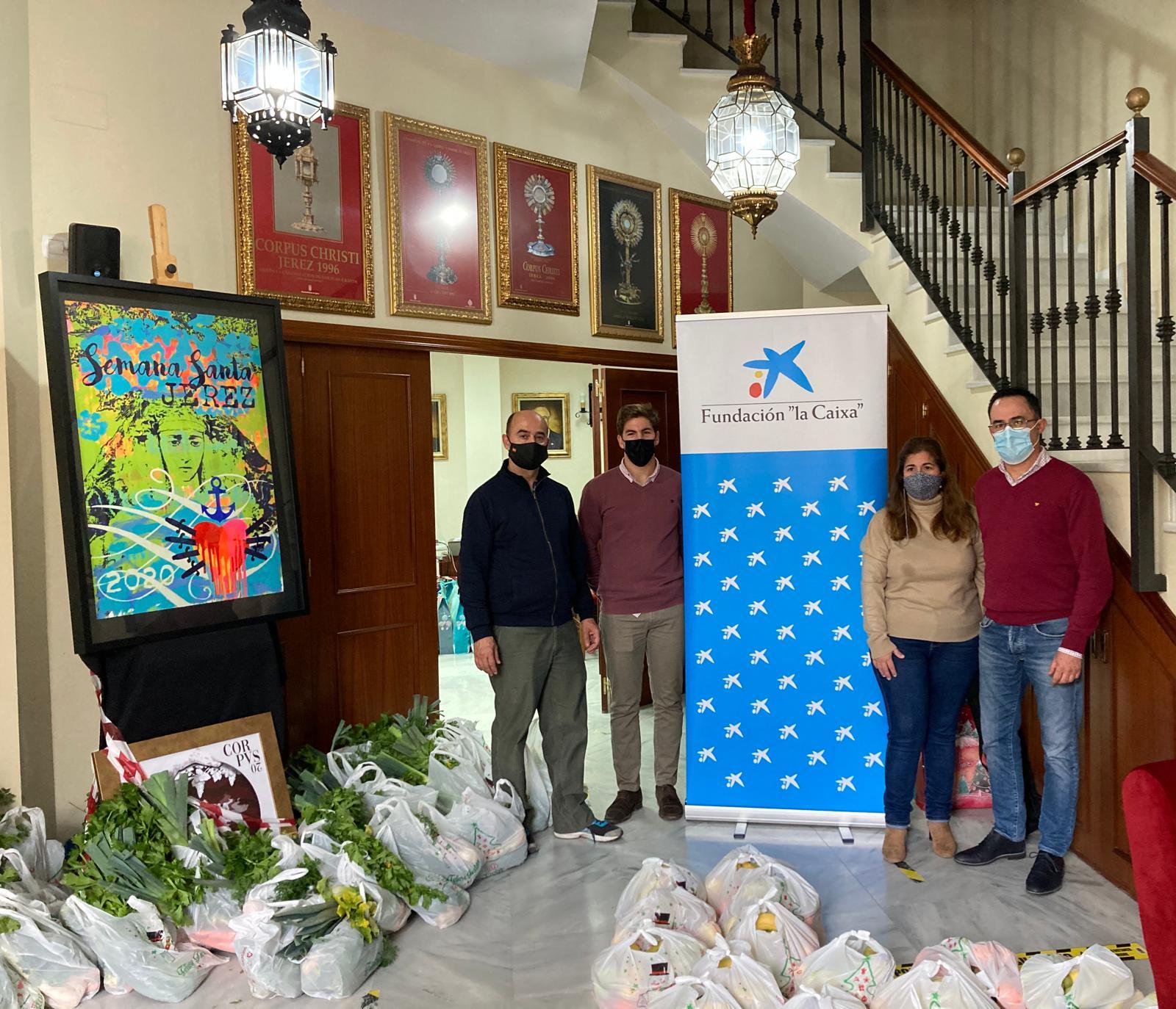 ﻿El Consejo reparte 125 cestas de Navidad para 500 personas de Jerez