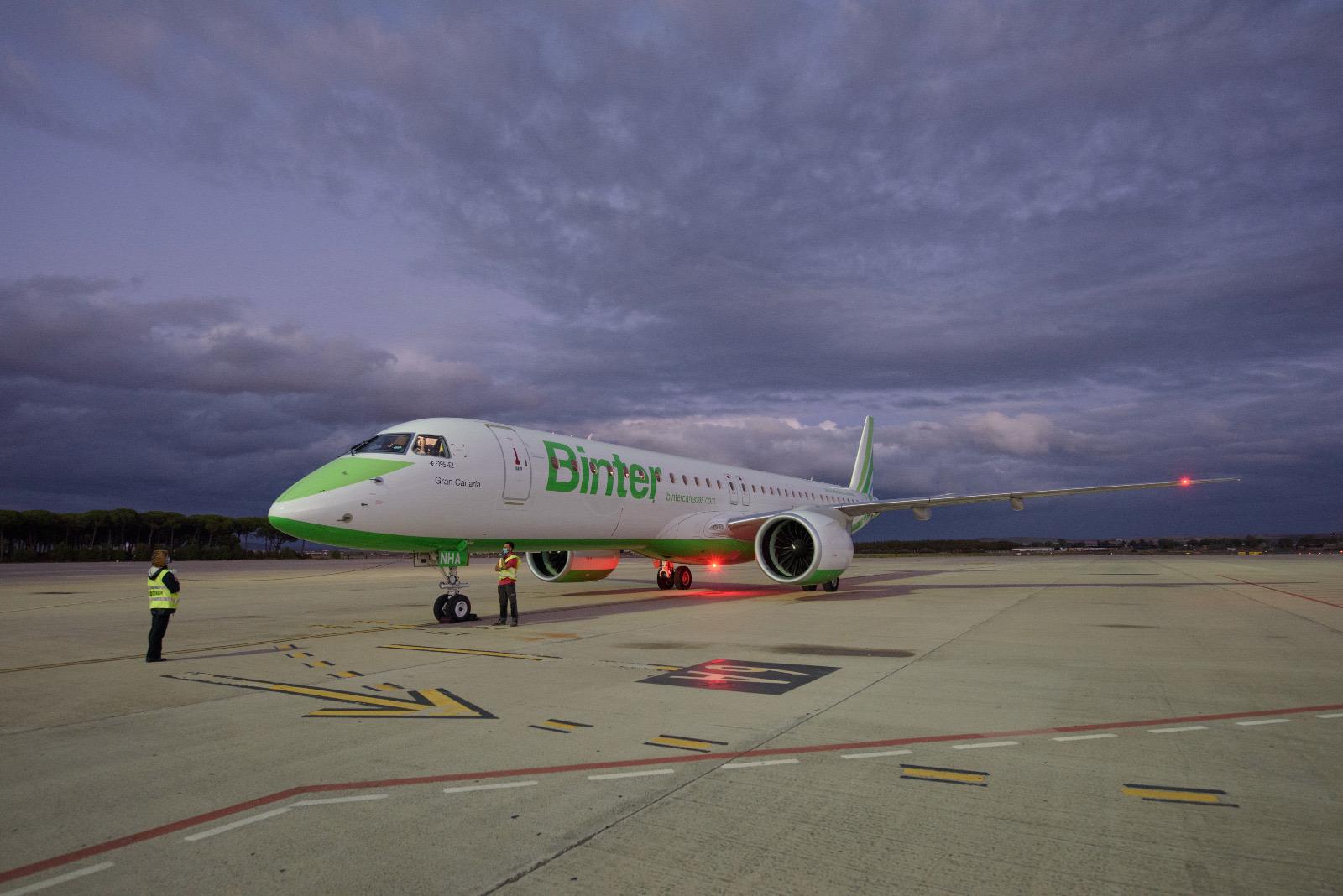 Expectación ante la llegada hoy a Jerez de un vuelo desde Tenerife en plena crisis migratoria