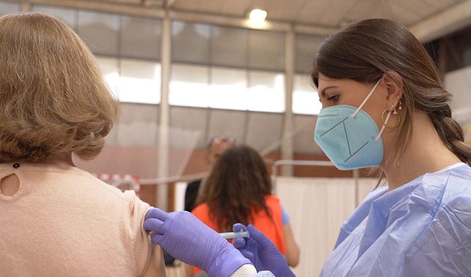Andalucía cumple un año de campaña de vacunación del COVID-19 con más de 15,2 millones de dosis inoculadas