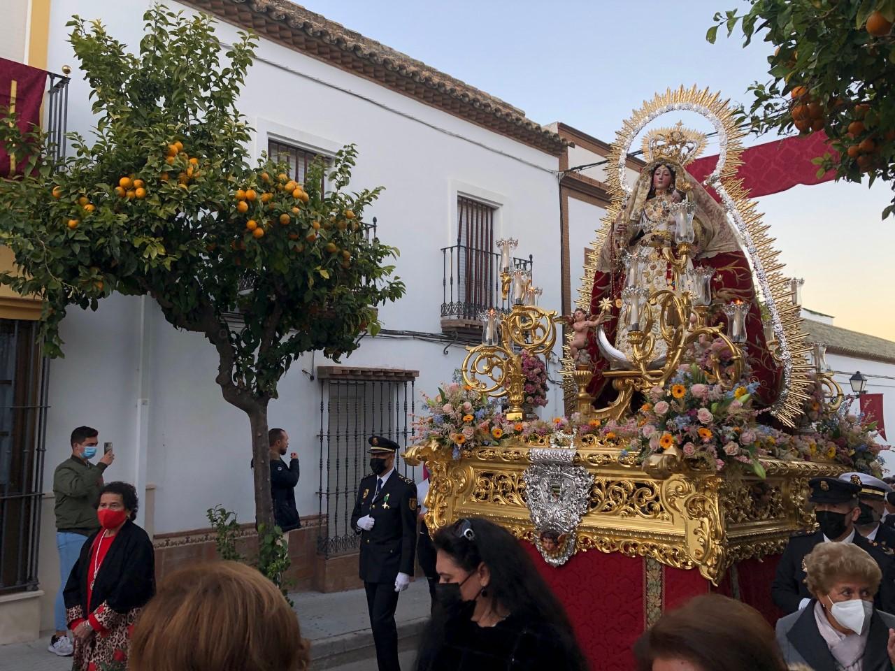 Bornos ya ha coronado a su Virgen del Rosario