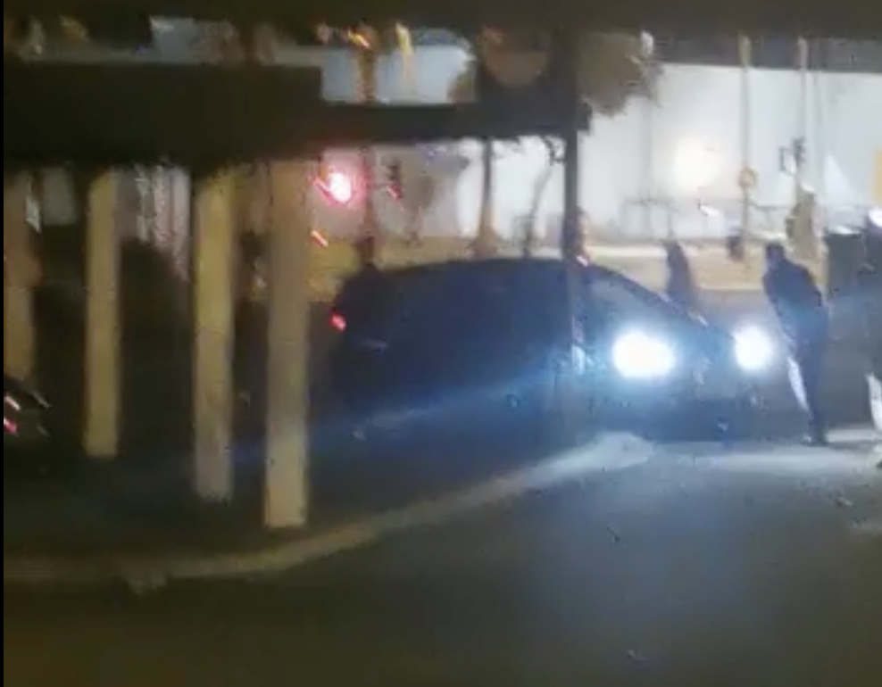 Atropello durante el transcurso de una pelea frente al Centro Comercial Carrefour Jerez Norte