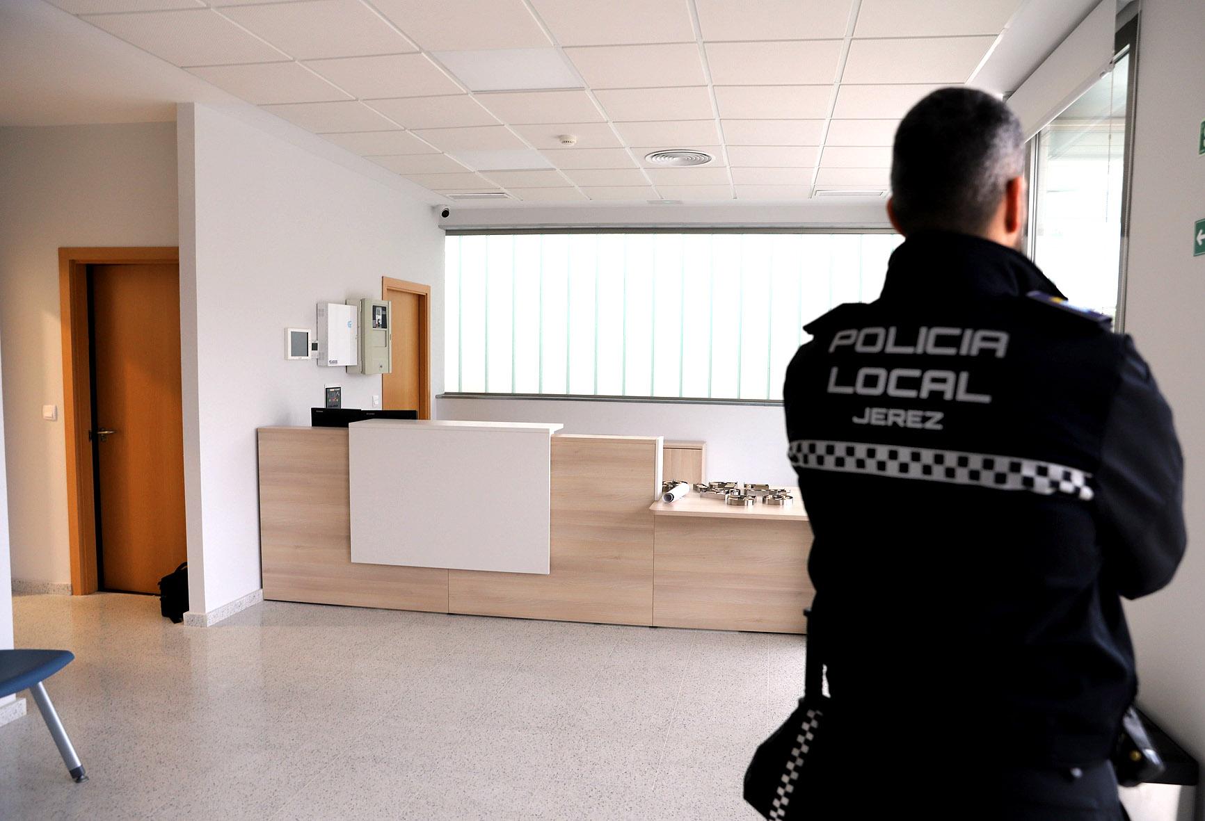 La Policía Local de Jerez detiene a un individuo por agresión a dos jóvenes