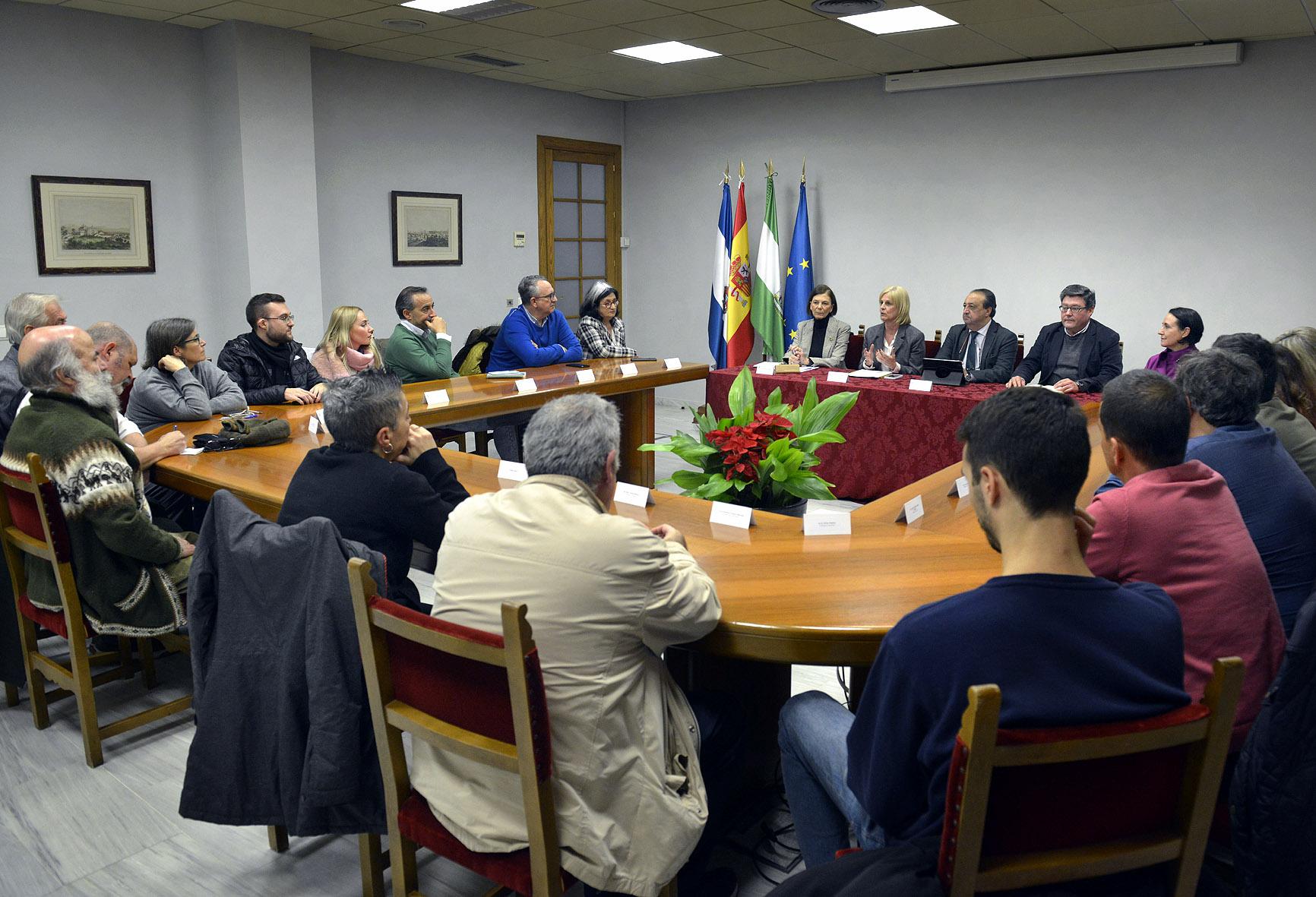 El Ayuntamiento de Jerez prepara ya con libreros y editores la Feria del Libro de 2024