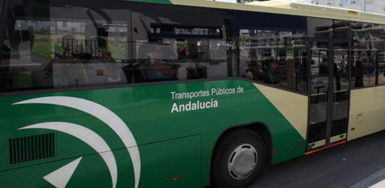 La Junta de Andalucía mantendrá el descuento adicional del 60% en el transporte público en 2024