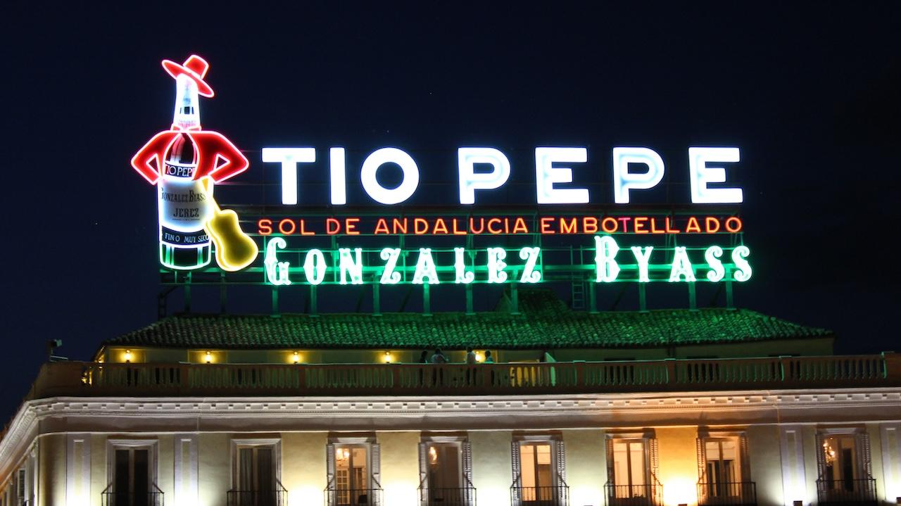Tío Pepe, desde el luminoso de la Puerta del Sol de Madrid al mundo digital
