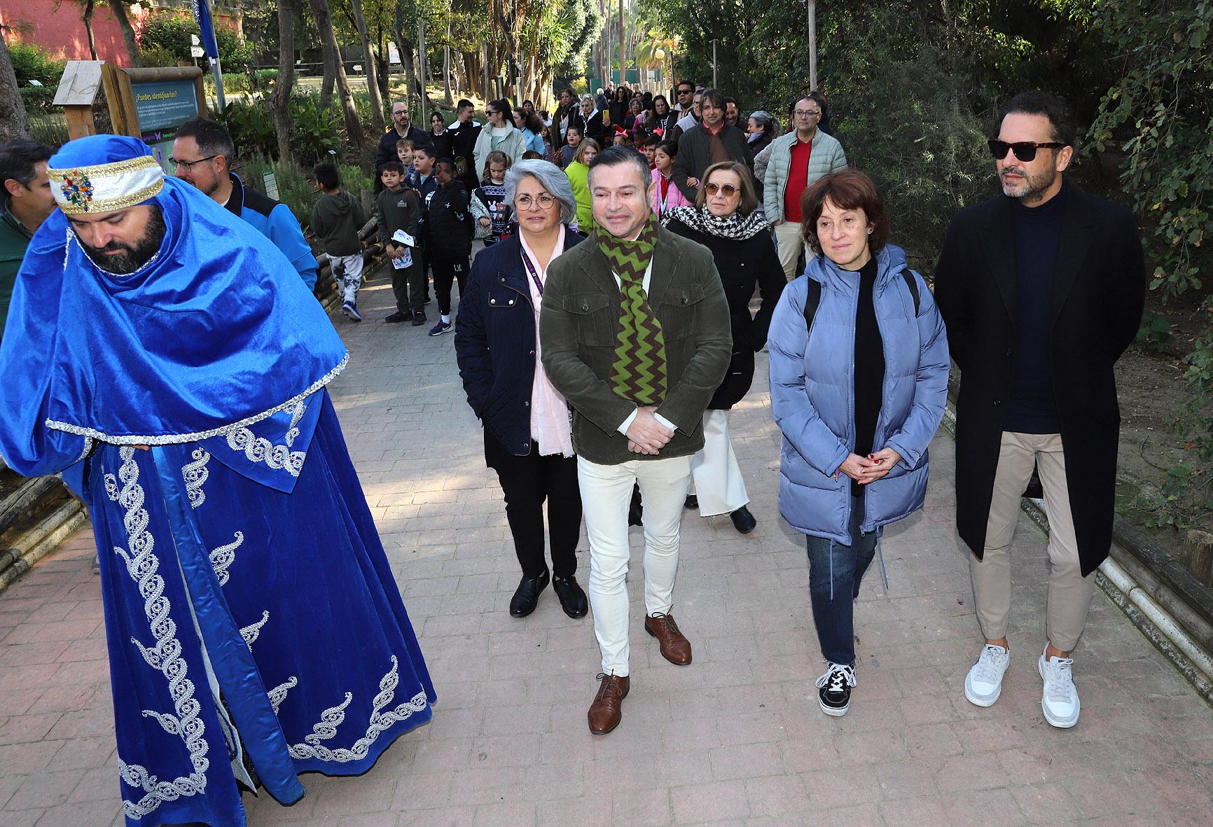 El Emisario Real Asad ya cuida de los camellos de los Reyes Magos en el Zoo de Jerez