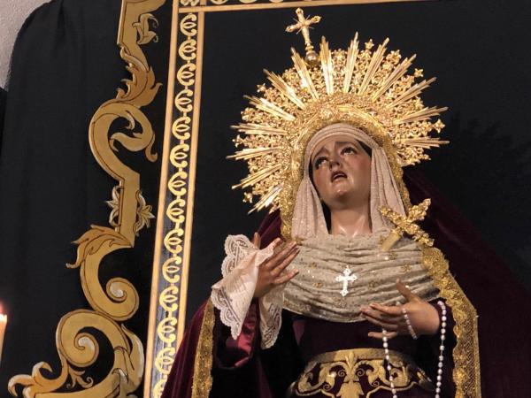 Sábado de besamanos extraordinario, a la Virgen de Penas y Lágrimas