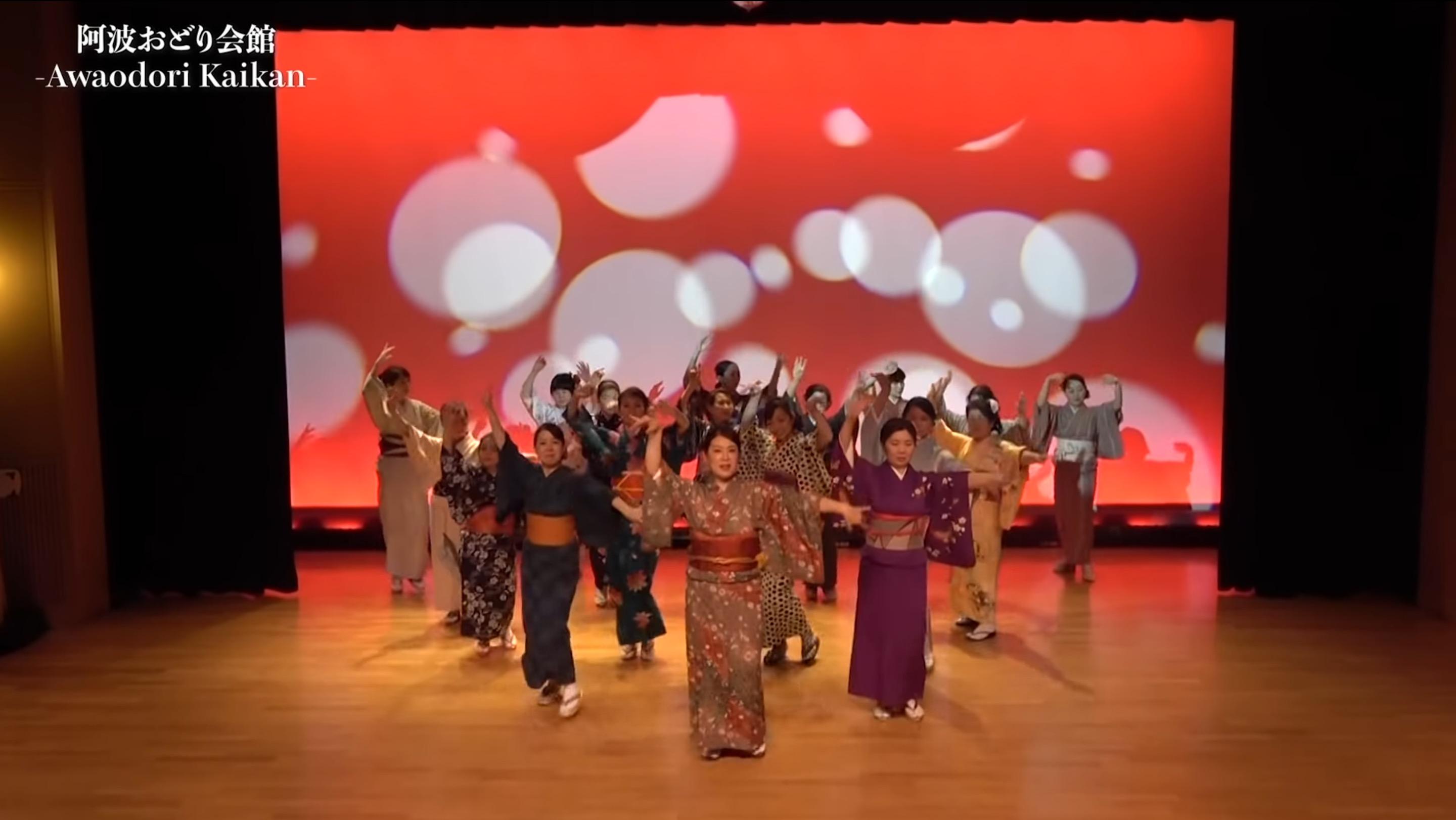 TV: 700 japoneses reivindican las sevillanas bailándolas en 47 ciudades del país