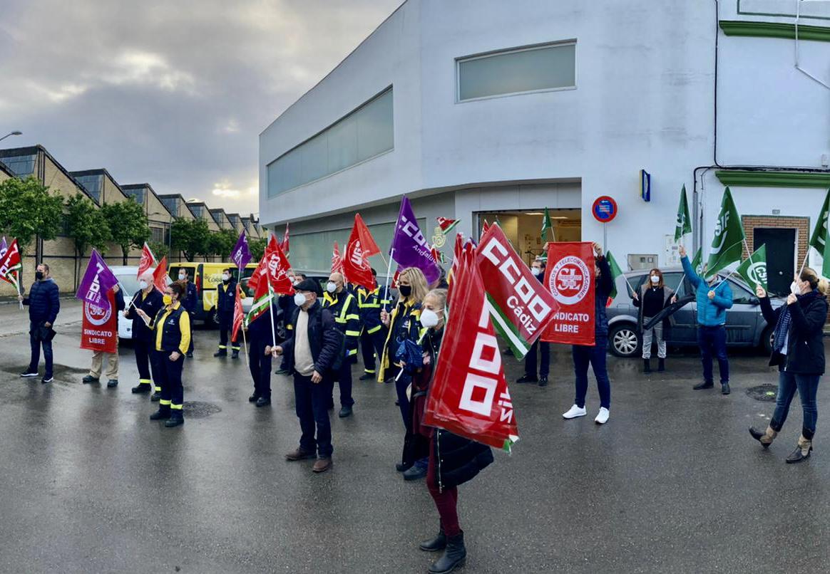 Protestas contra el plan de Correos de eliminar secciones de reparto en Jerez