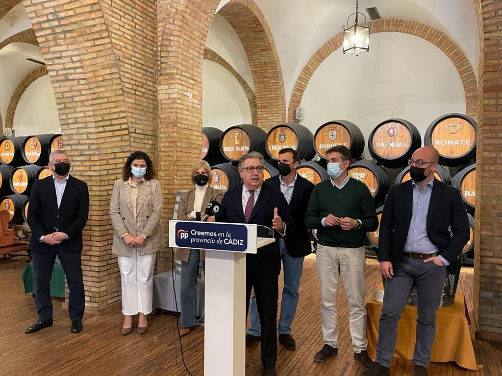 Zoido, en Jerez: "El PP no va a permitir que la izquierda criminalice el consumo de vino"
