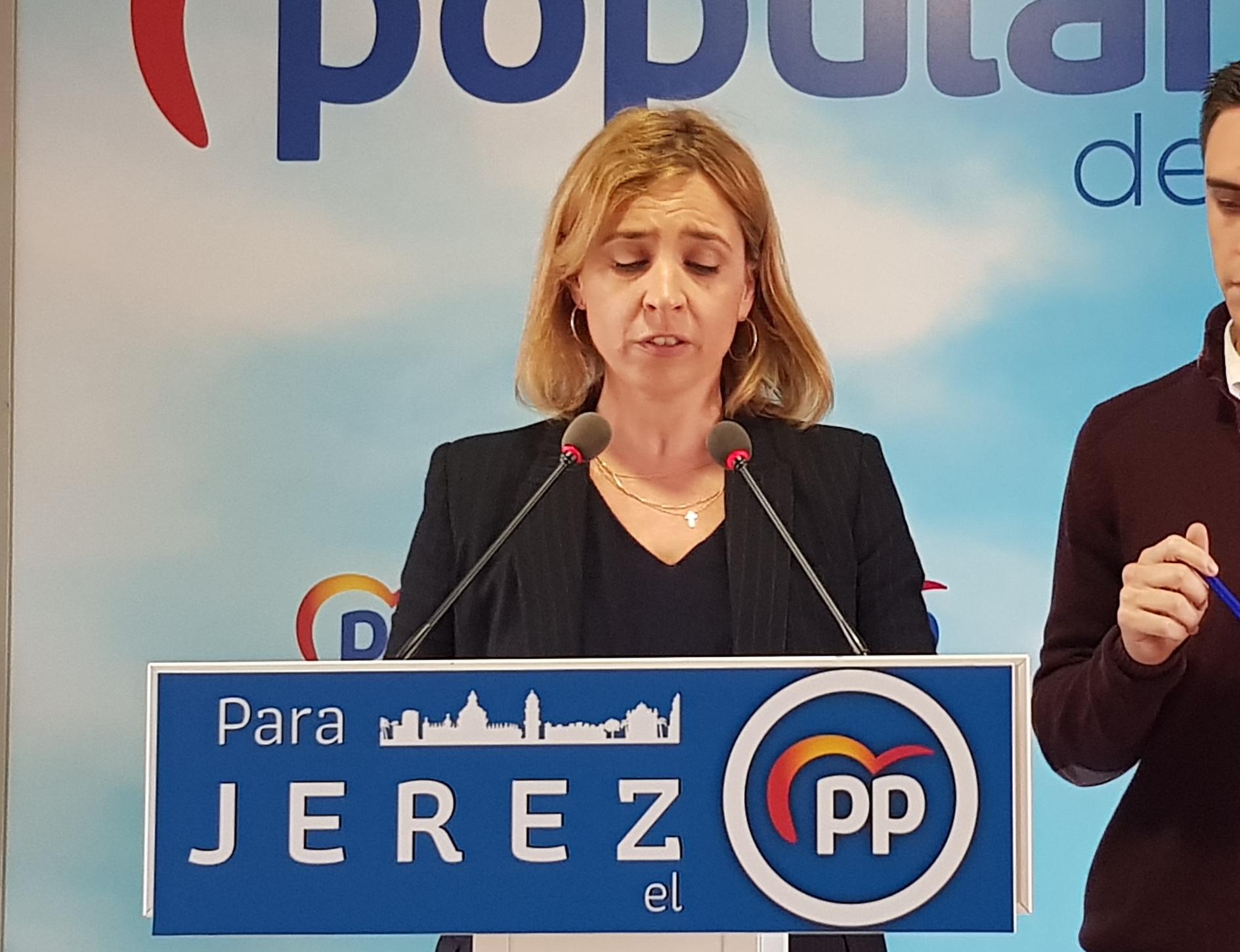 Almudena Martínez (PP): "El PSOE es líder en recortar, privatizar y no invertir en la sanidad pública"