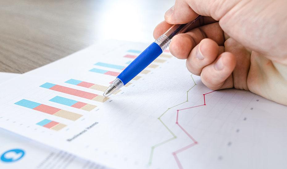 La economía andaluza crece un 6,1% interanual en el cuarto trimestre, 9 décimas por encima de España