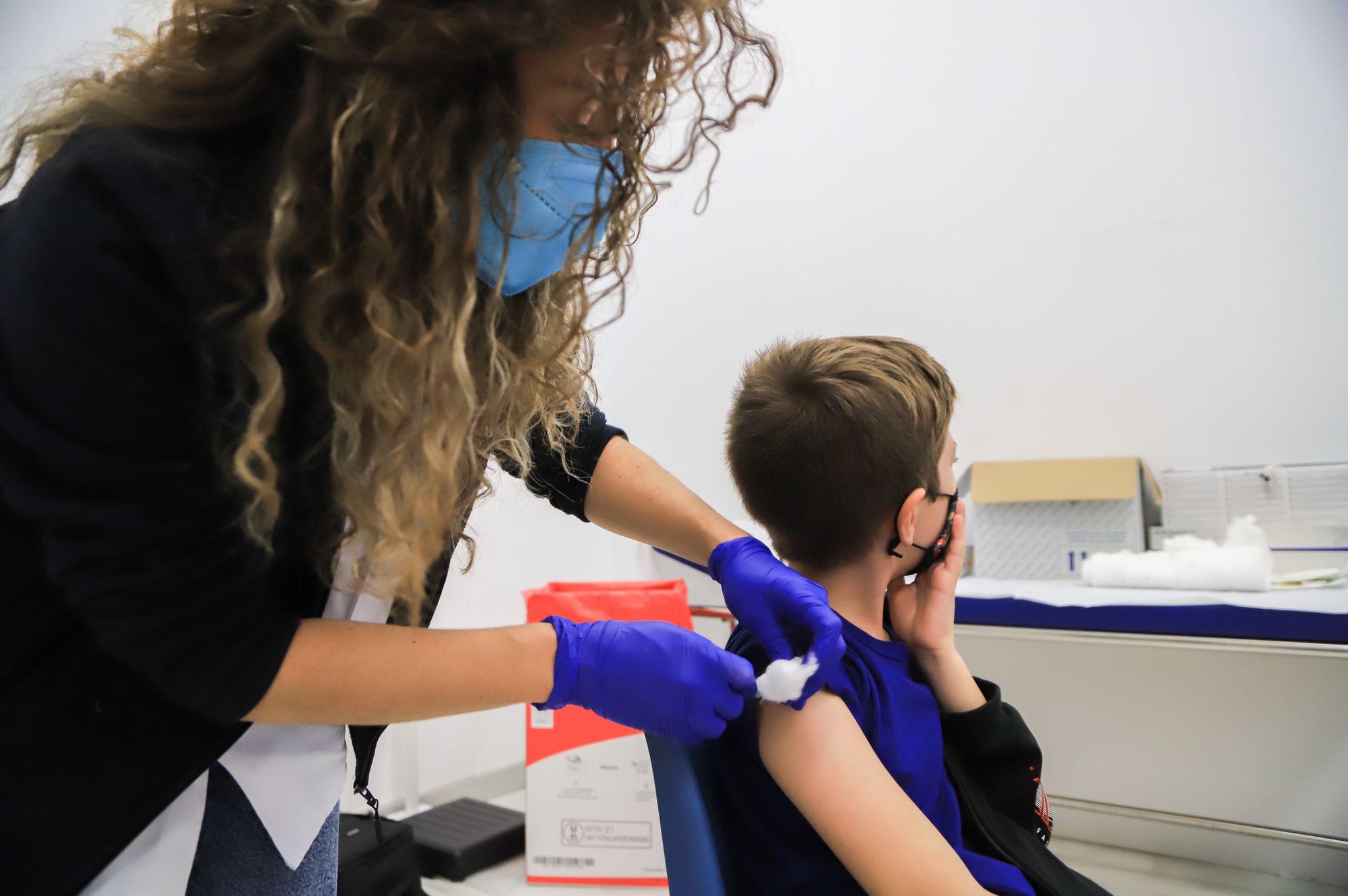El Área Sanitaria de Jerez administra más de 980.000 vacunas contra el COVID-19 desde 2020