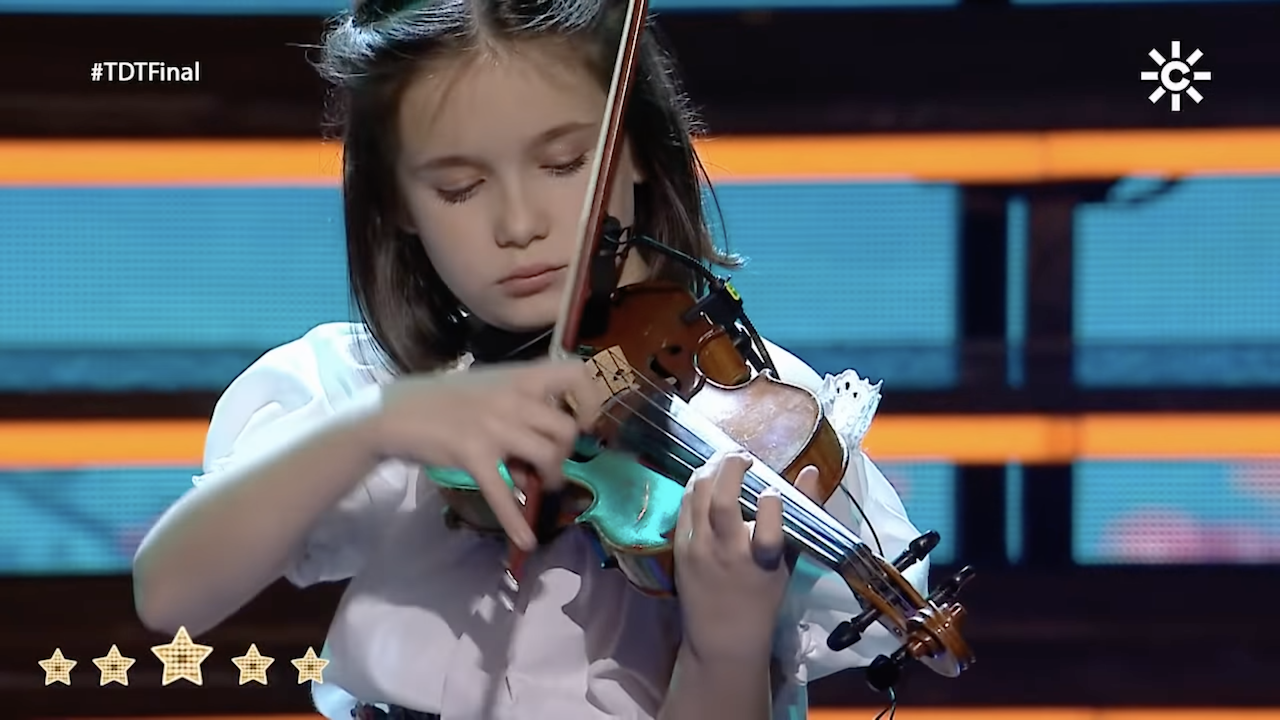 La violinista jerezana de 10 años Odile González, ganadora en el programa 'Tierra de Talento' de Canal Sur