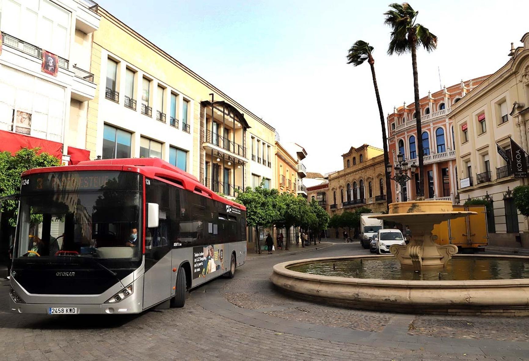 El Ayuntamiento de Mamen Sánchez gasta más de 314.000 euros en comprar un microbús eléctrico para 21 pasajeros