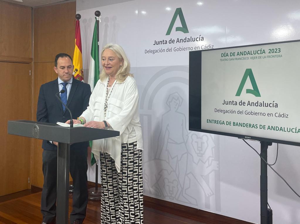 La Junta presenta los diez galardonados con las banderas de Andalucía en la provincia