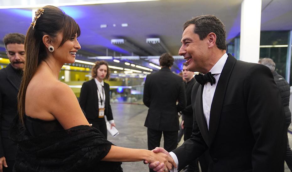 El presidente Juanma Moreno asiste a la ceremonia de entrega de los Premios Goya